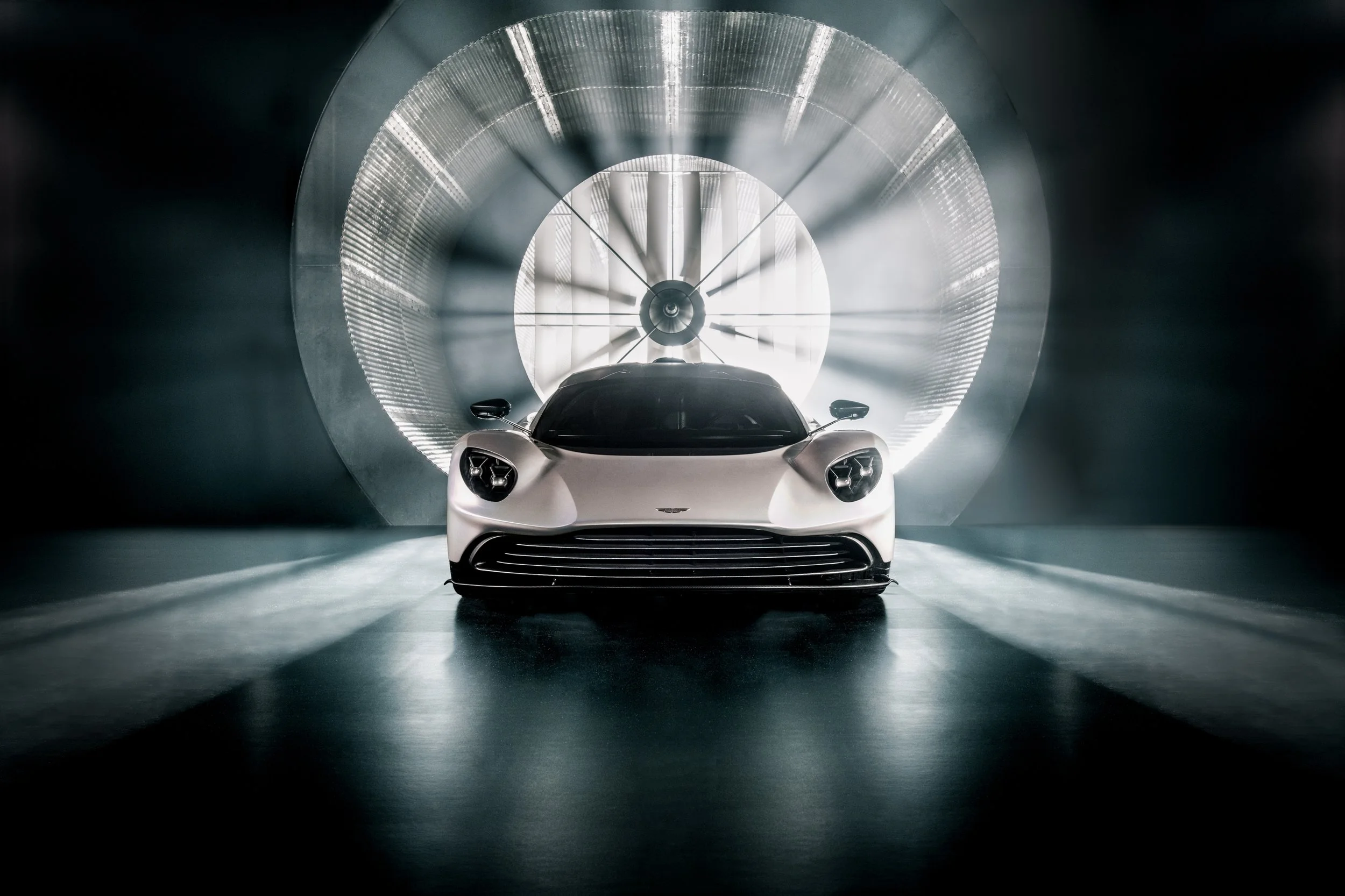 AstonMartinValhalla_01.jpg