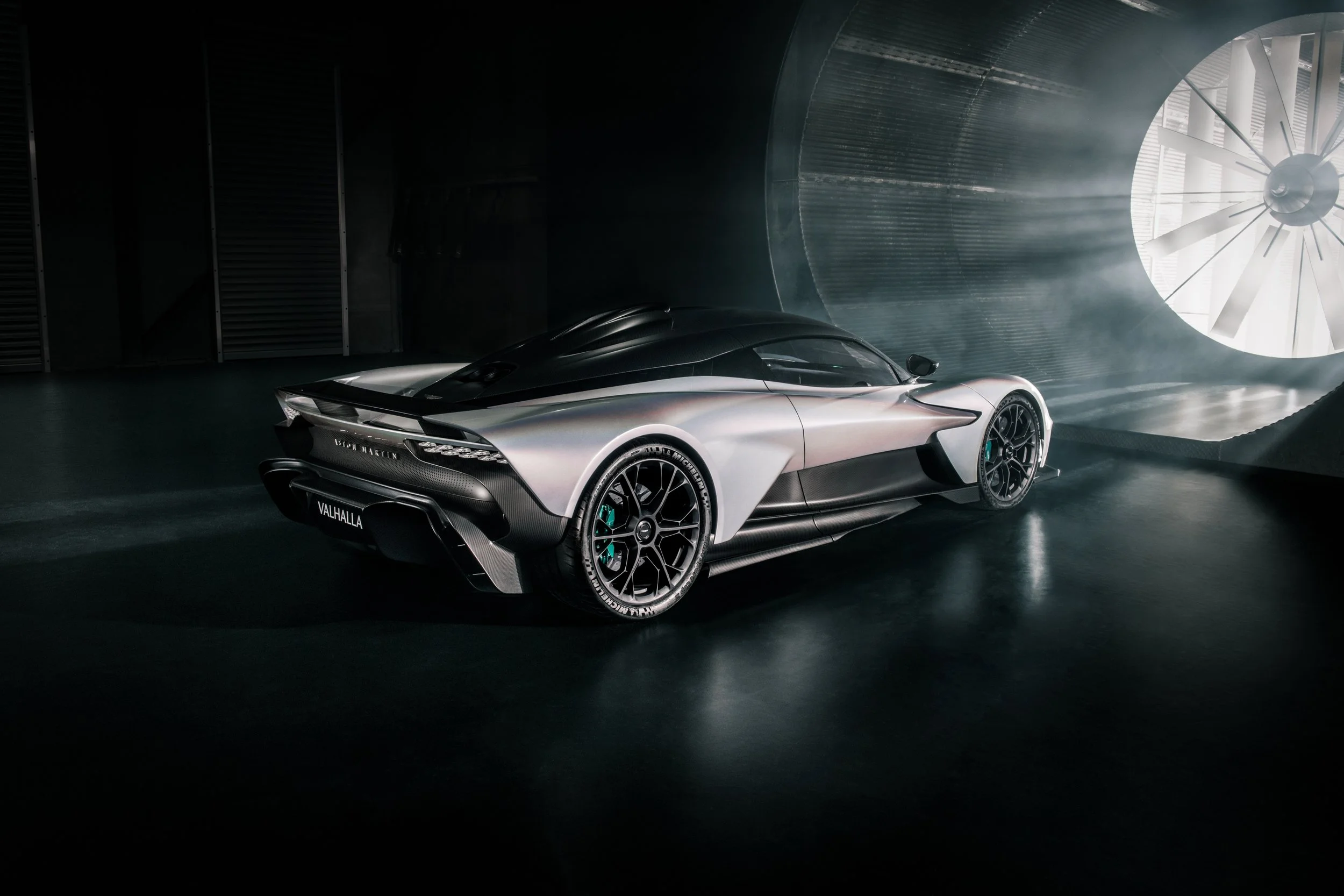 AstonMartinValhalla_05.jpg