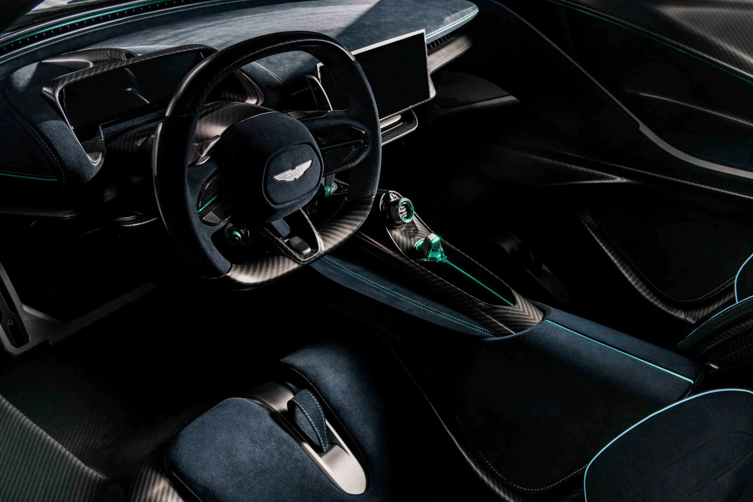 AstonMartinValhalla_06.jpg