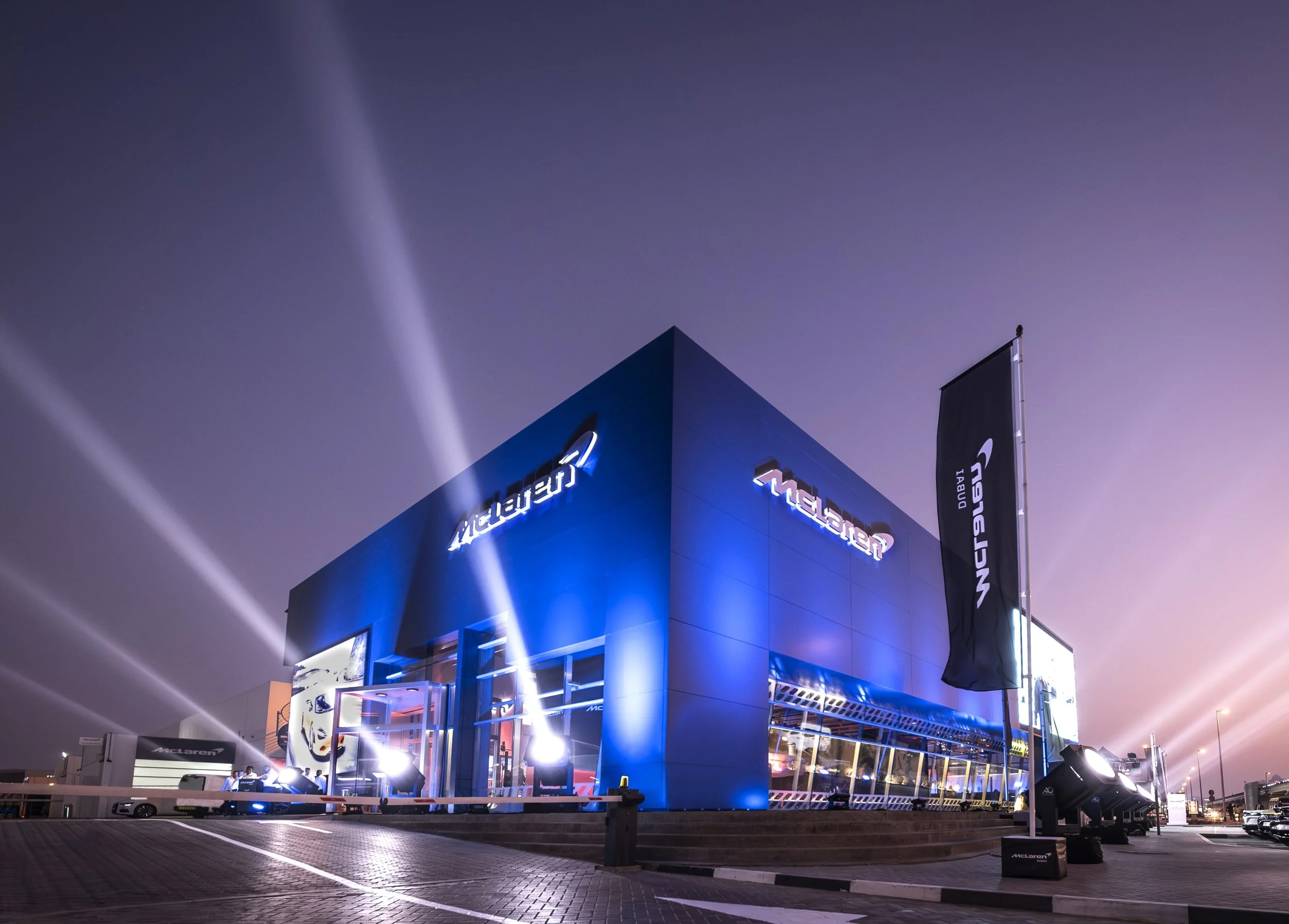 McLaren Opens New Showroom in Dubai