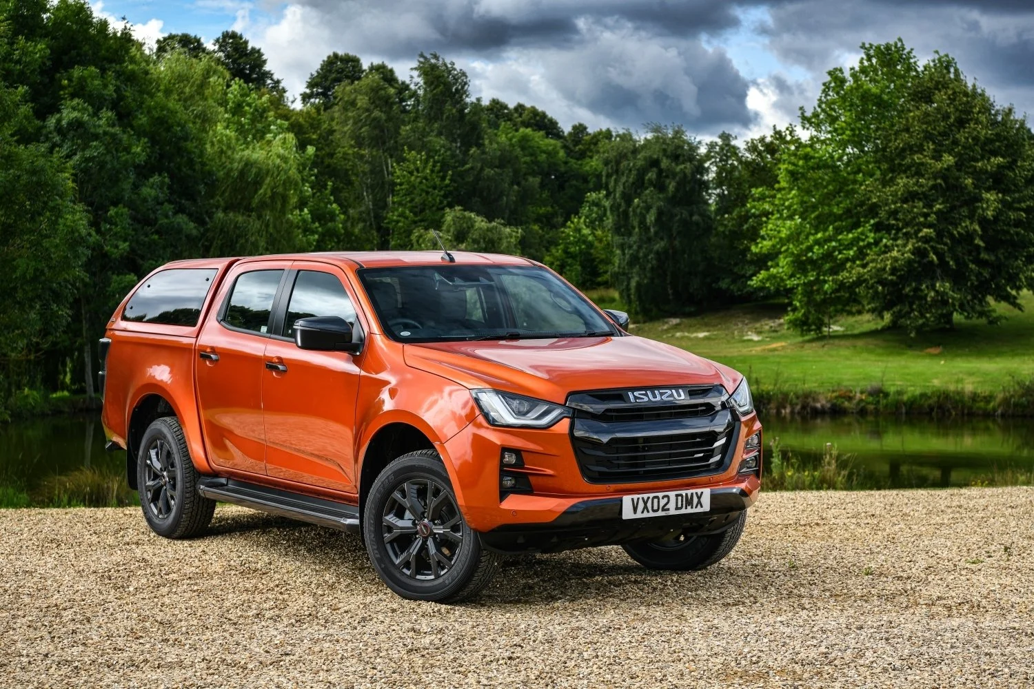 Isuzu D-Max-V-Cross (10).jpg