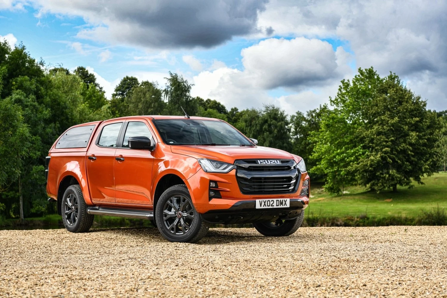 Isuzu D-Max-V-Cross (11).jpg