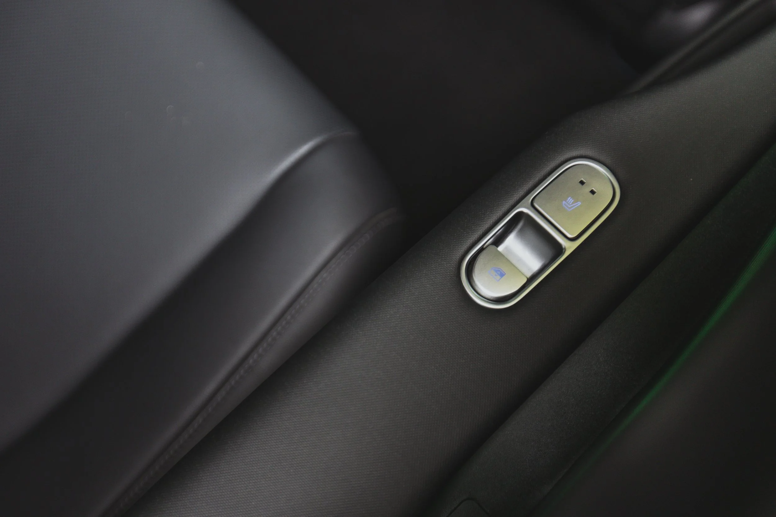 Hyaundi Ionic 6-32.jpg