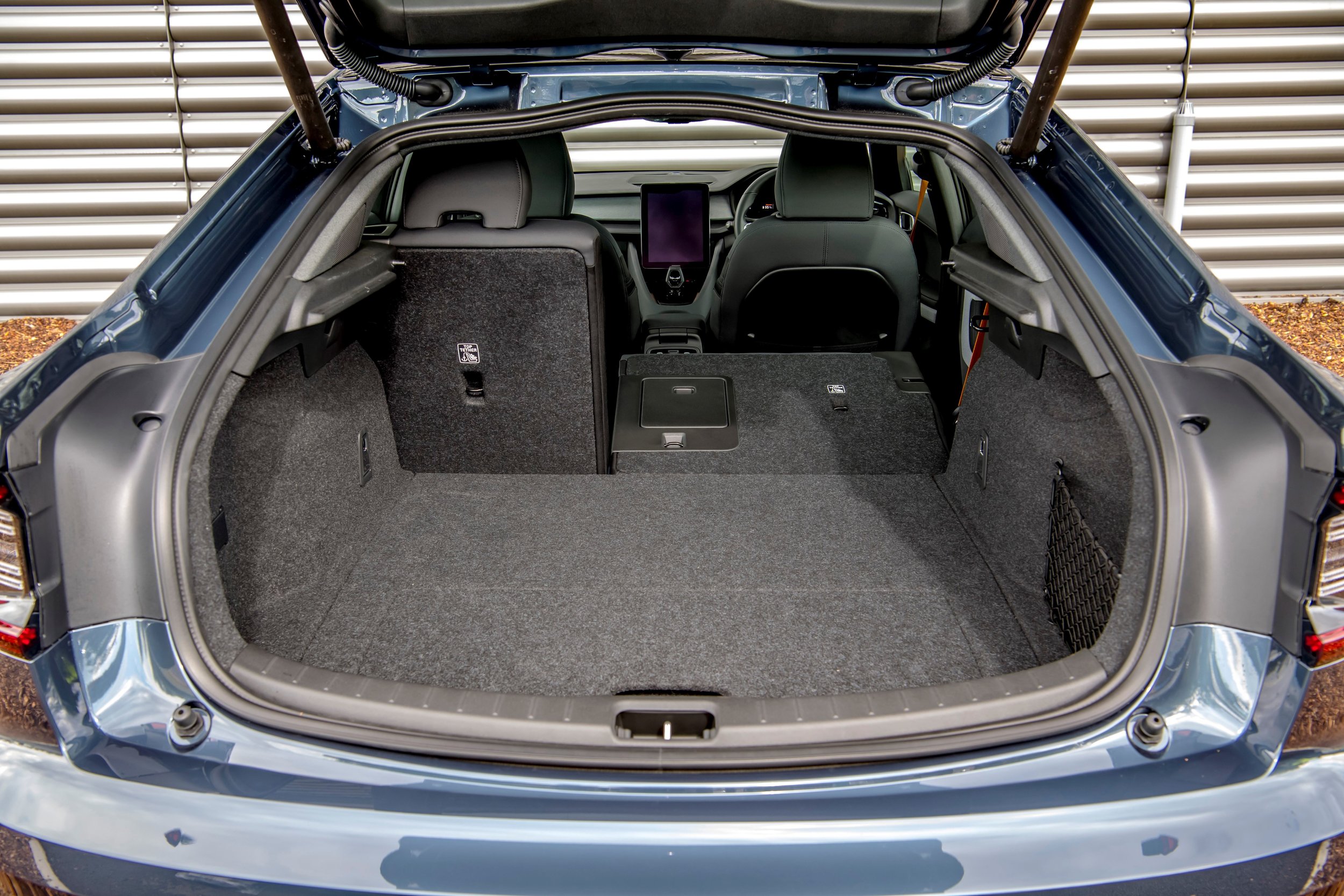 Polestar 2 (2).jpg