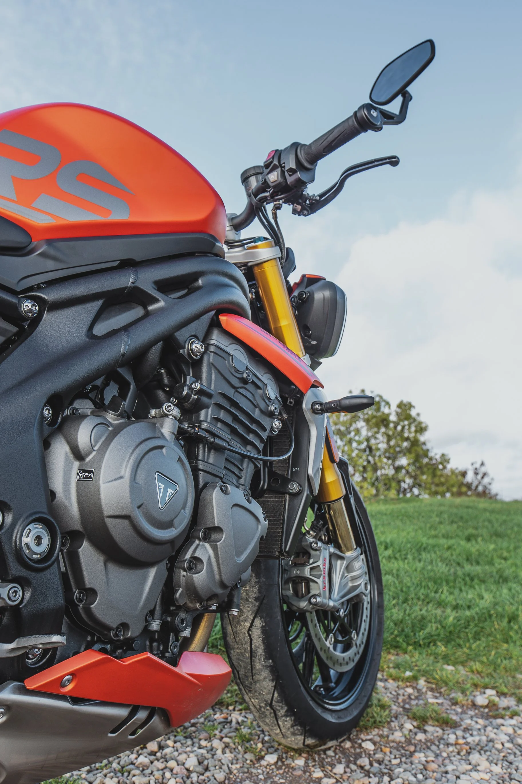 Triumph RS TRIPLE-32.jpg