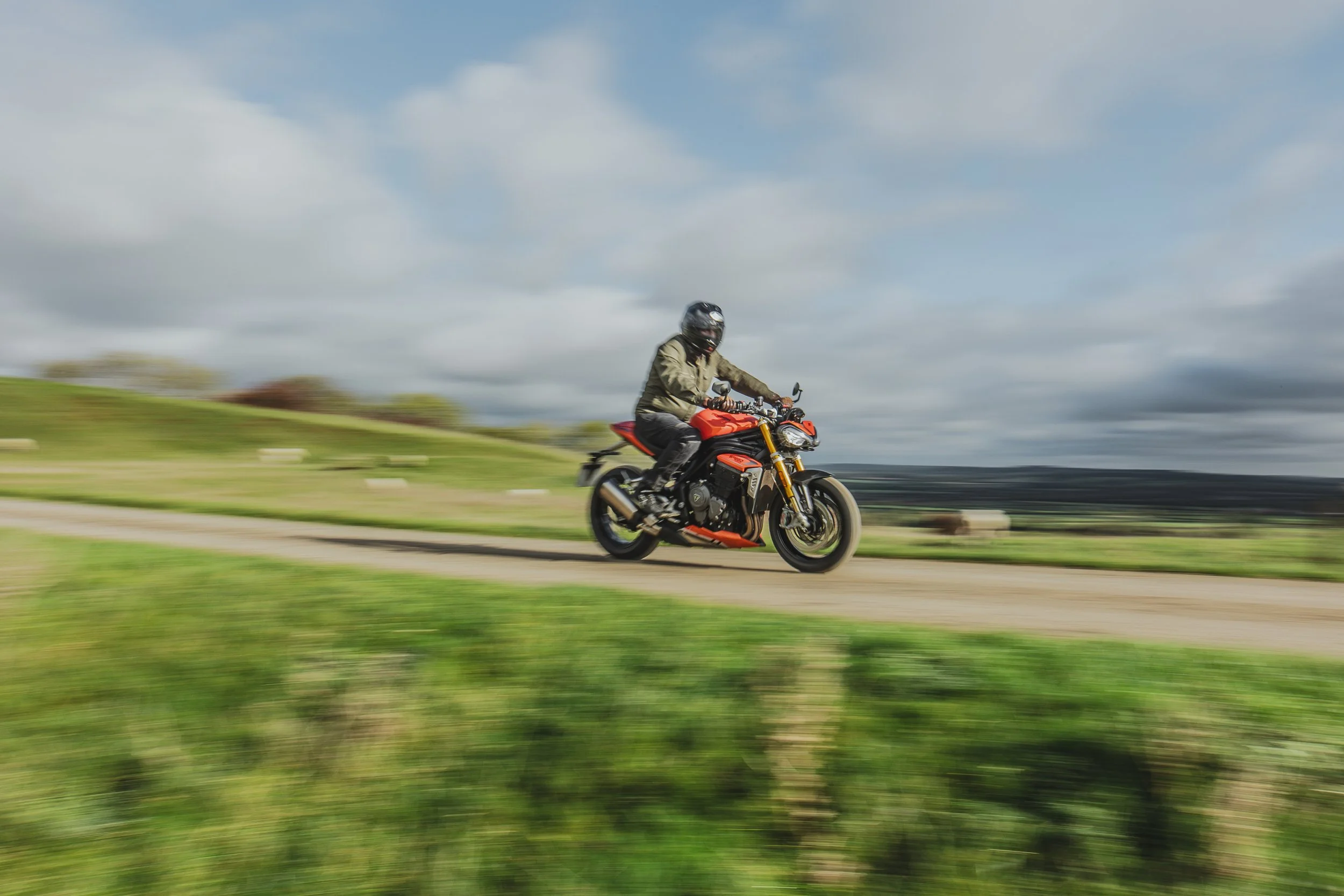 Triumph RS TRIPLE-12.jpg
