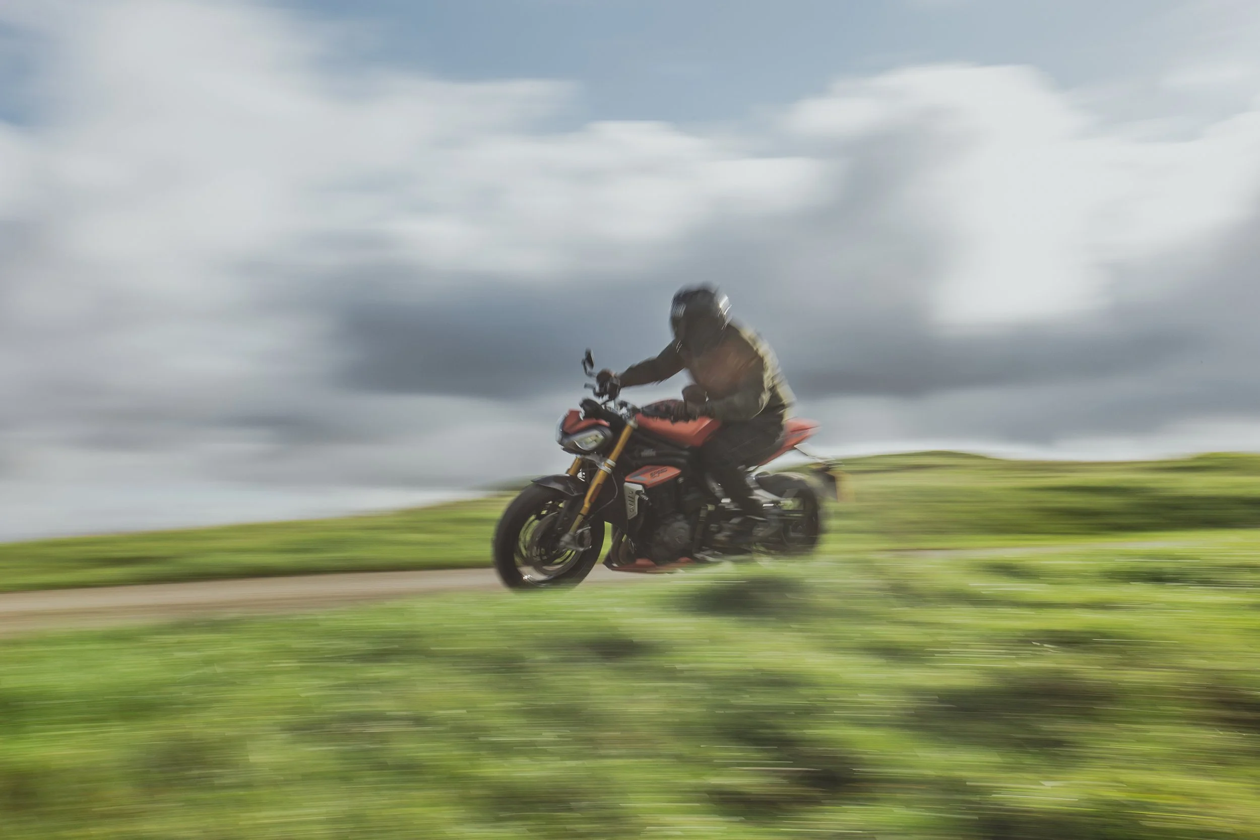Triumph RS TRIPLE-11.jpg