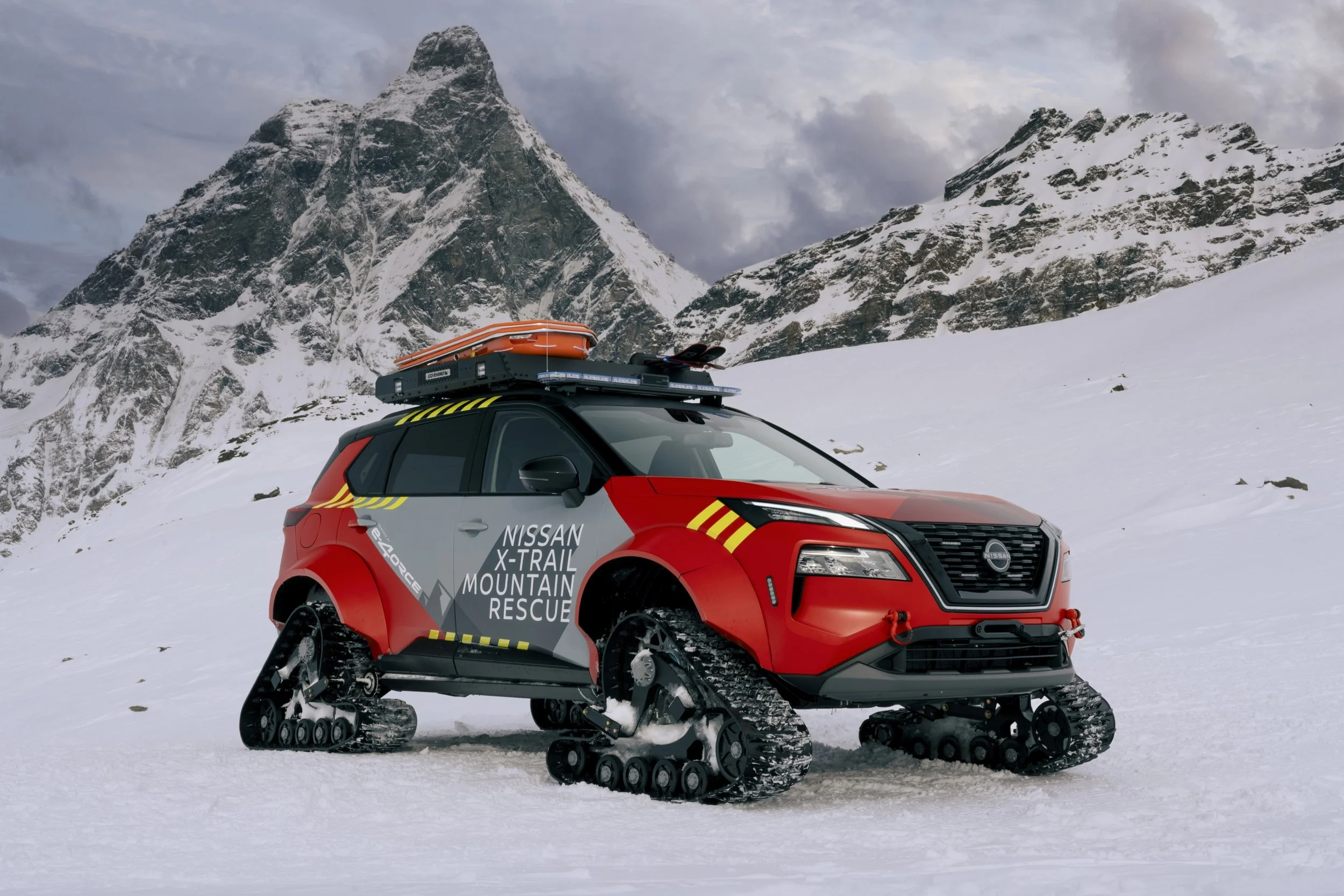 Nissan X-Trail Mountain Rescue takes on the slopes