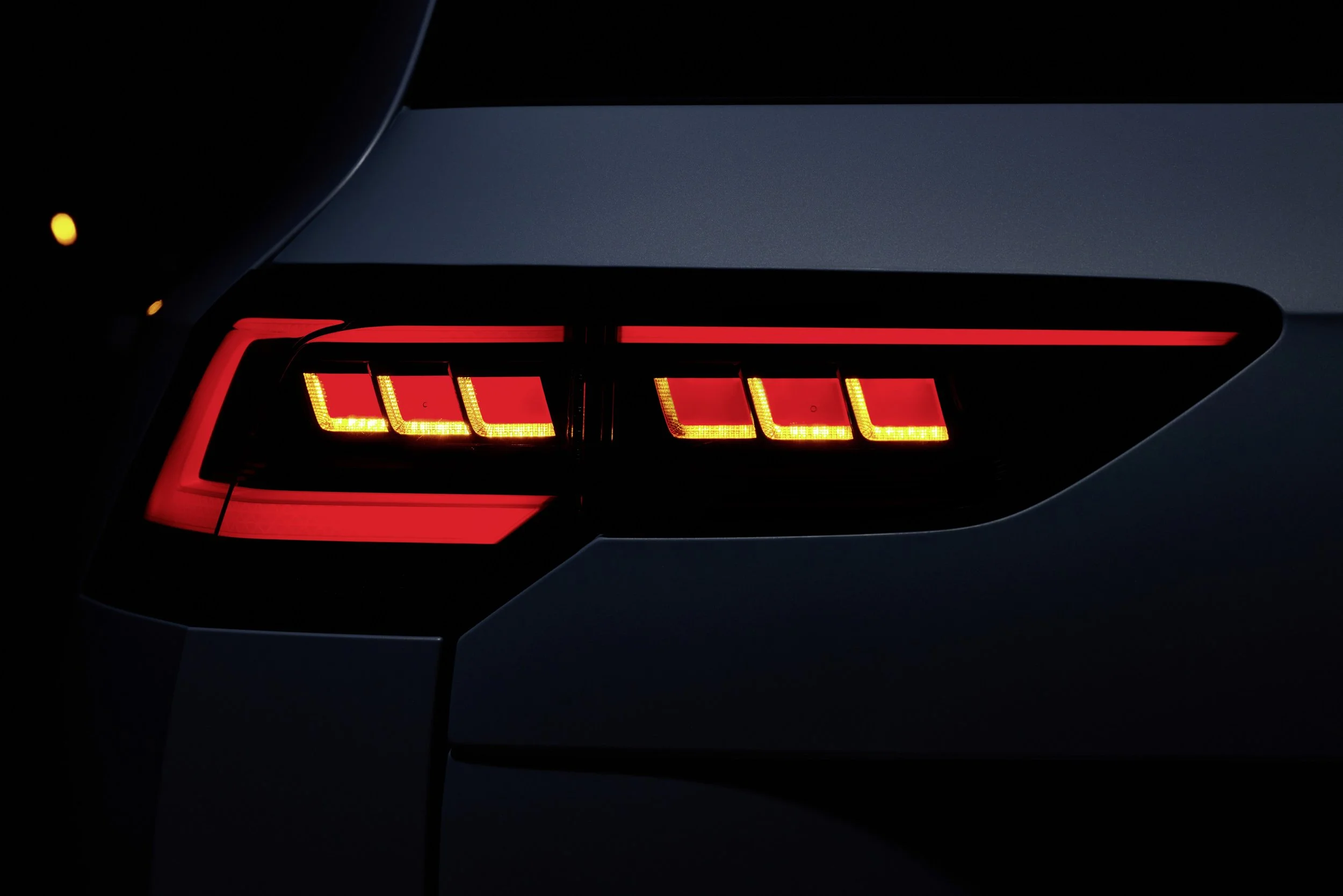 ThenewGolfR-Line(1).jpg