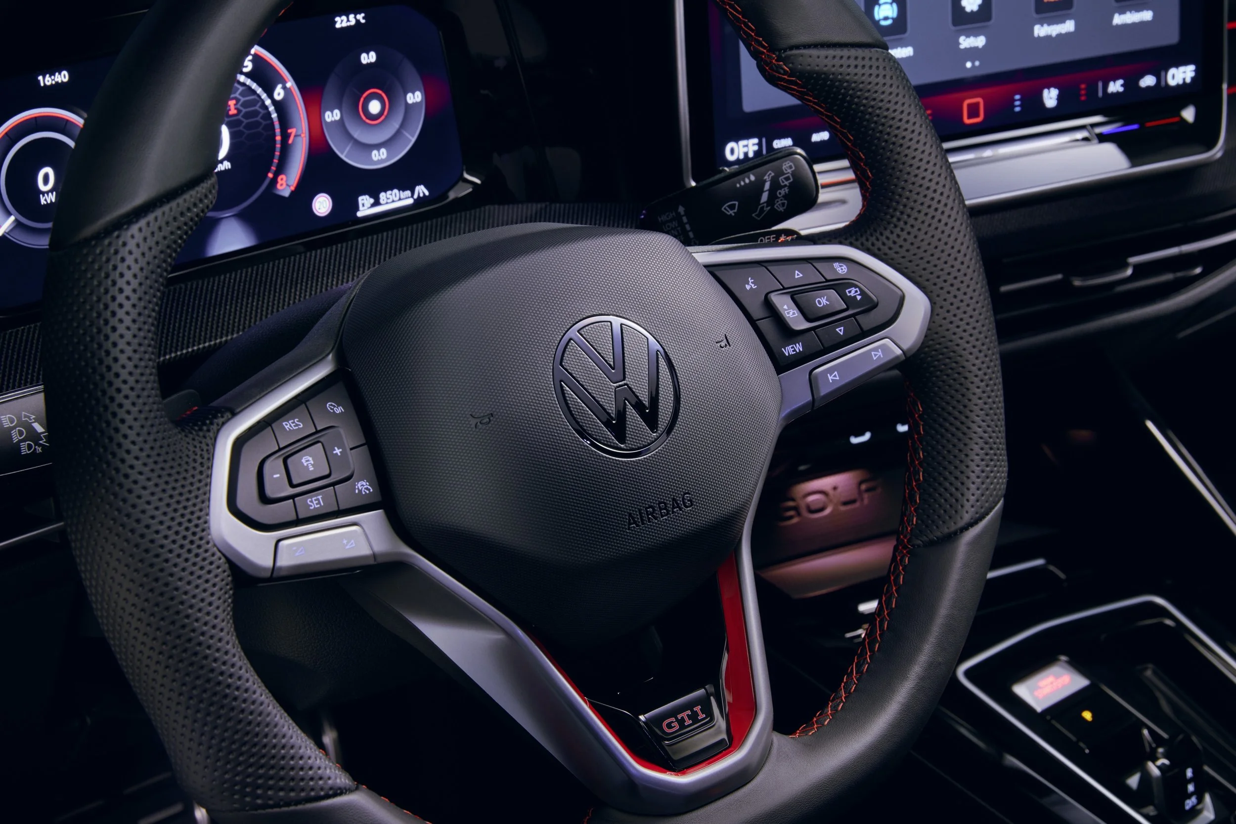 ThenewGolfGTIinterior(2).jpg