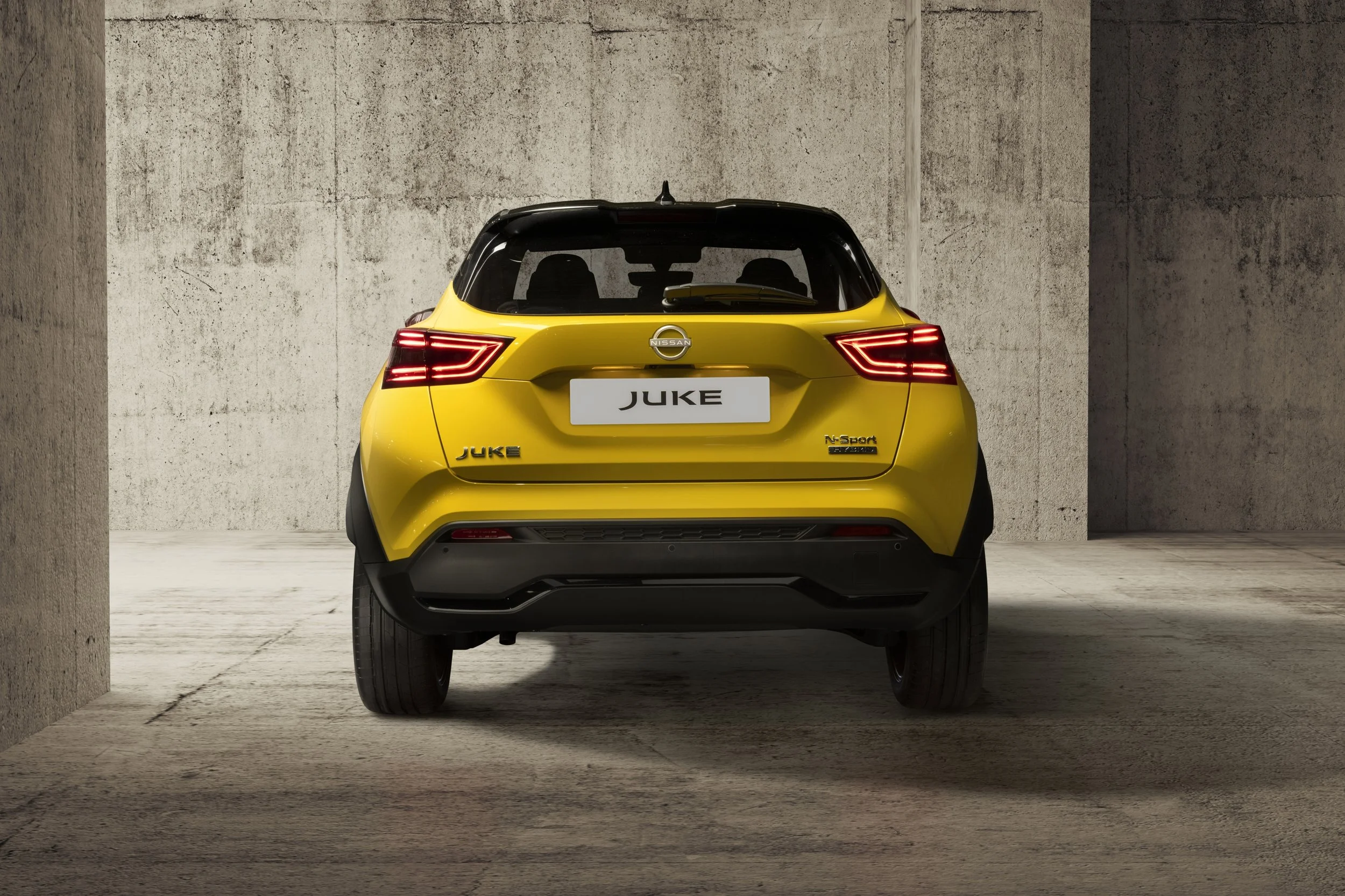 JUKEMC2024-Exterior_iconicyellowbodycolor-N-Sport-fullrearview(b0mCQl2).jpg