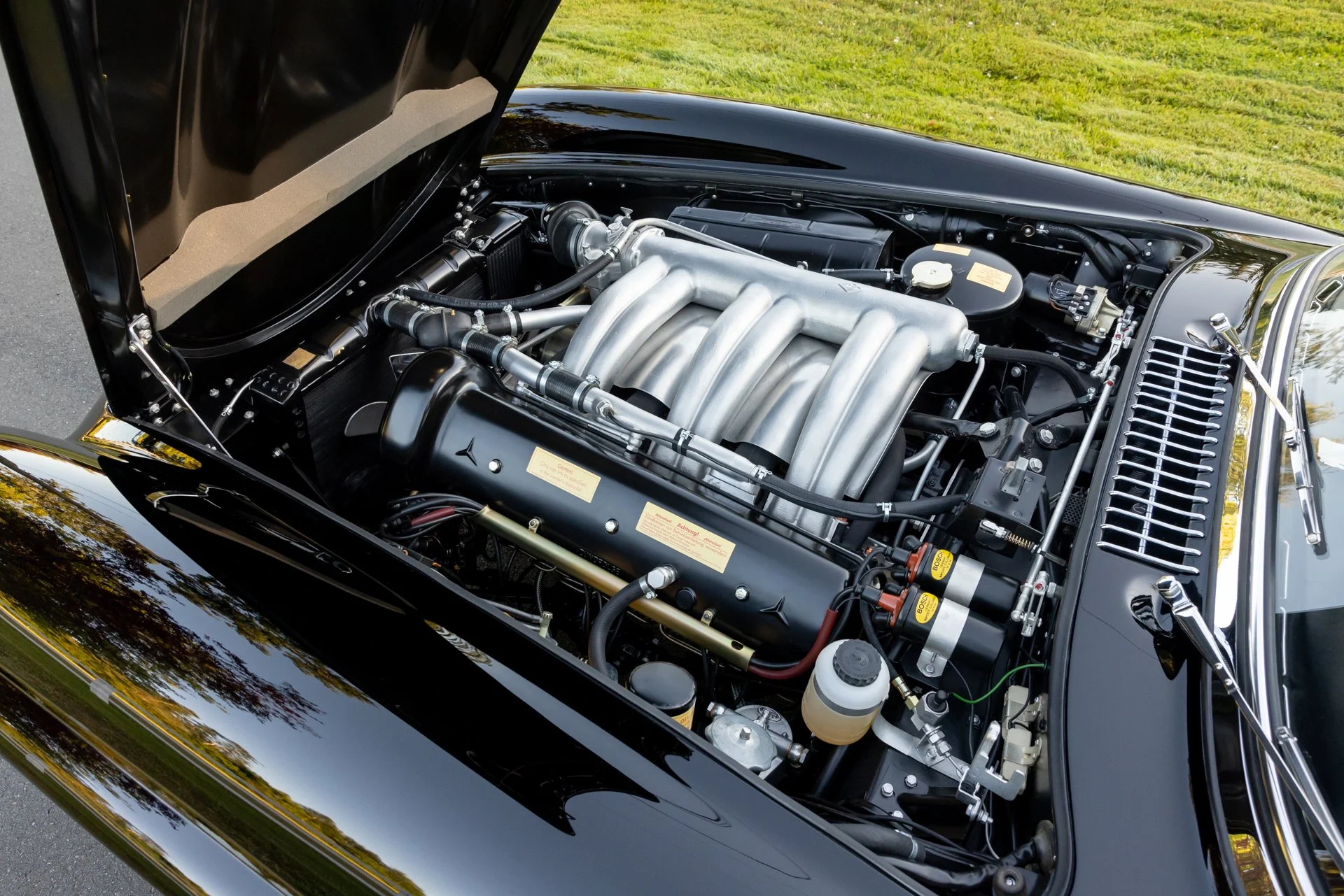 1963-Mercedes-Benz-300-SL-Roadster1444616_.jpg