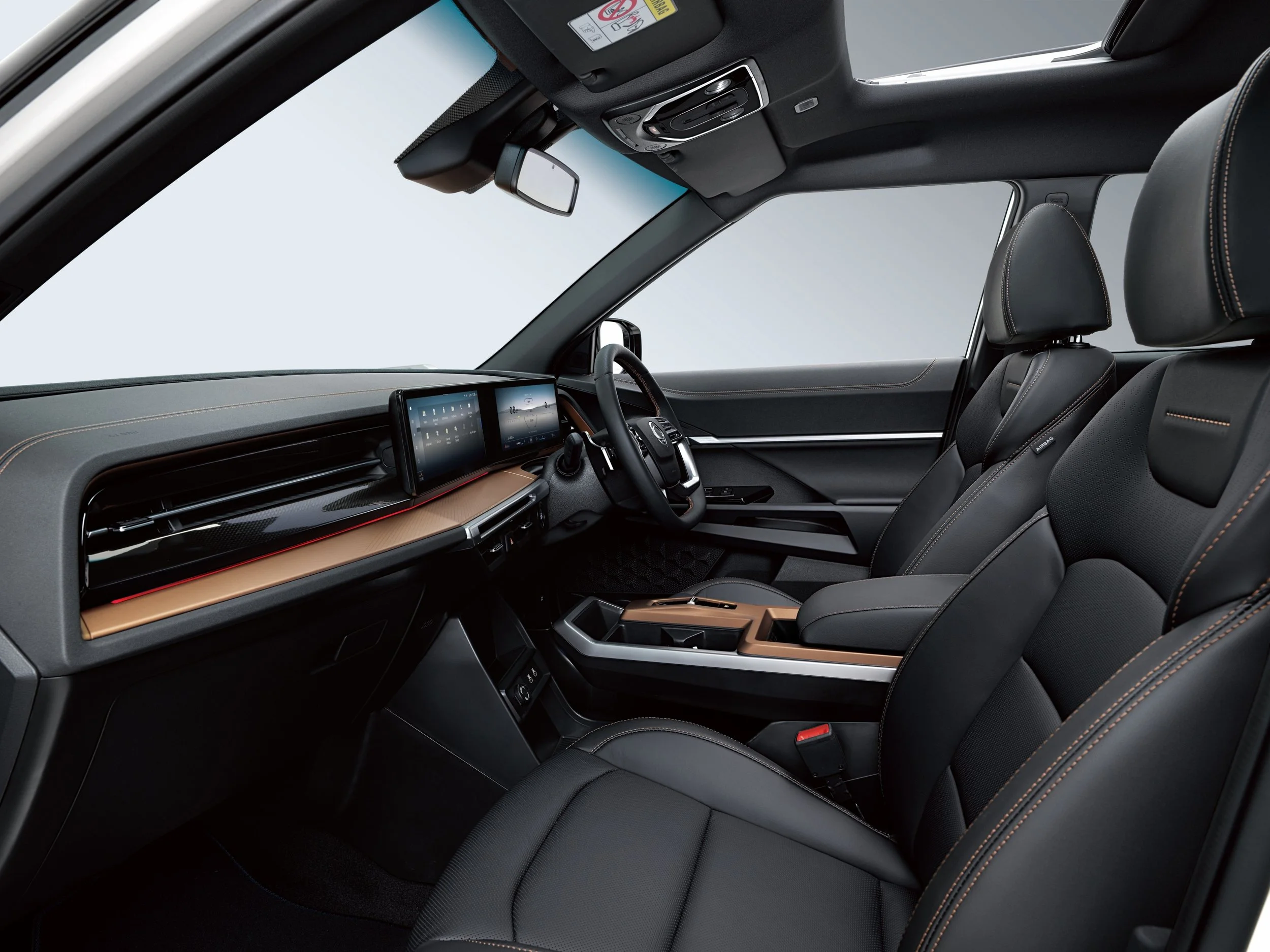 KGMMotorsUKlaunchall-newTorres.jpg