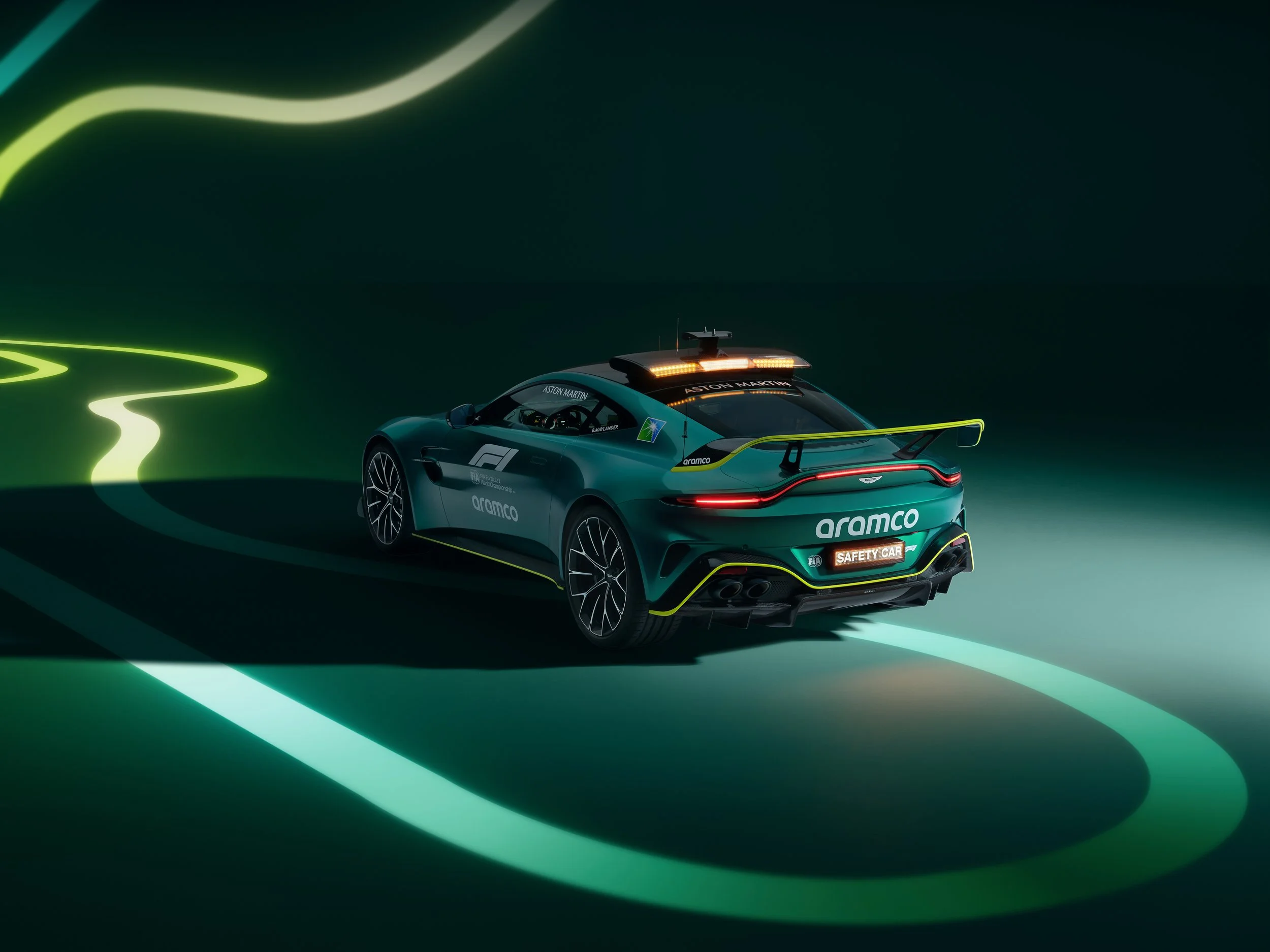 NewAstonMartinVantage_OfficialSafetyCarofFormula1®_02.jpg