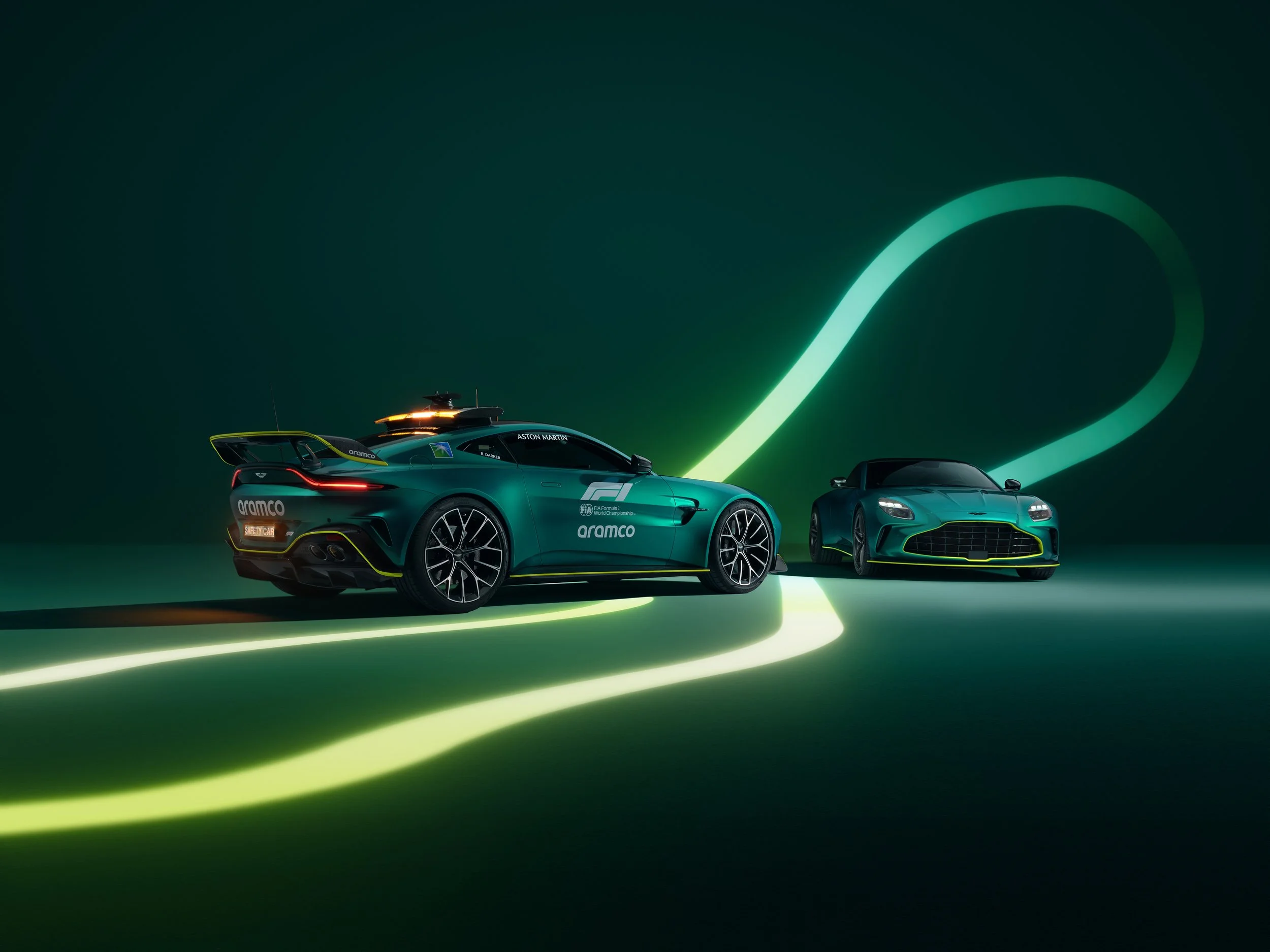 NewAstonMartinVantage_OfficialSafetyCarofFormula1®_05.jpg