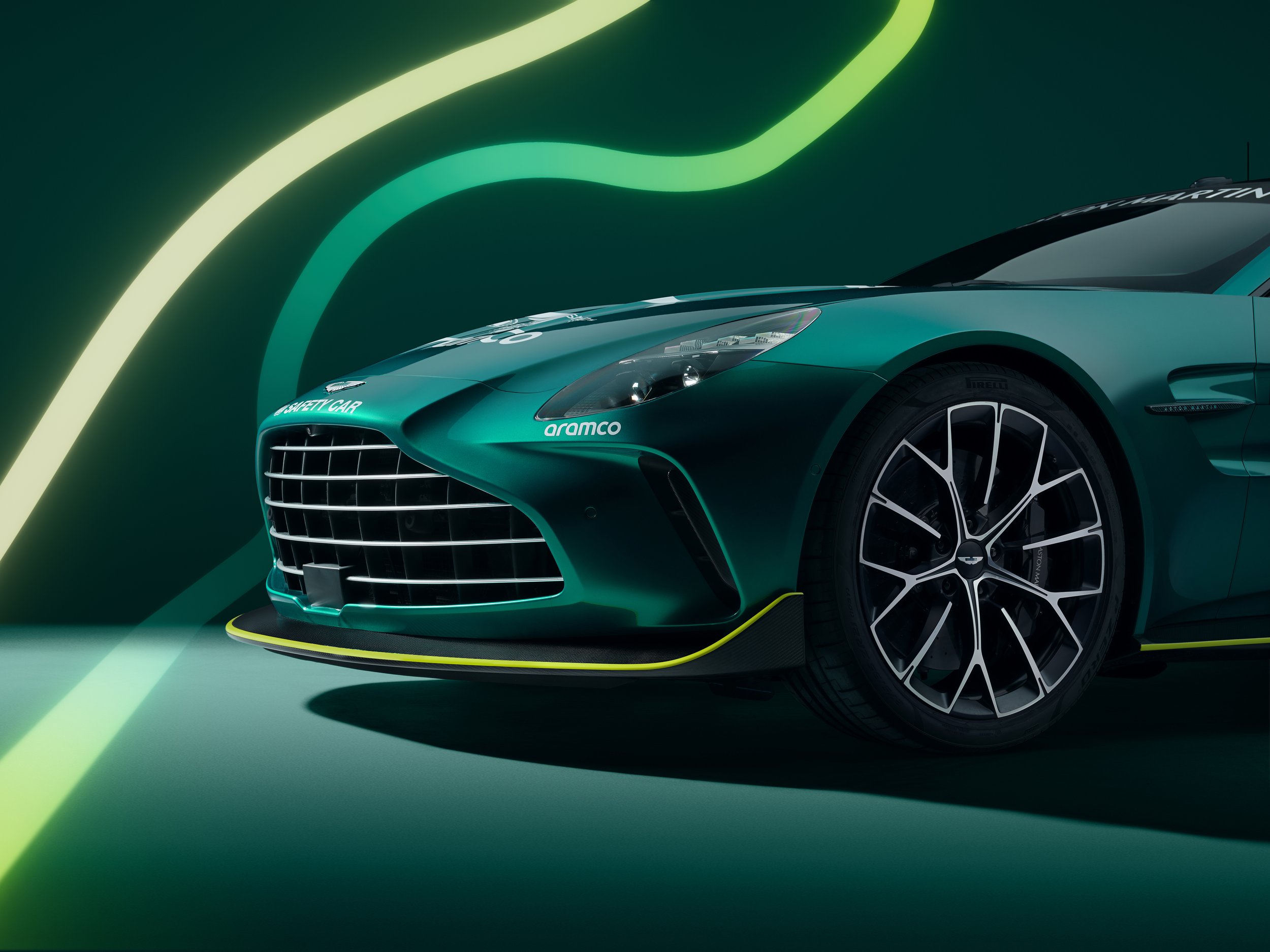 NewAstonMartinVantage_OfficialSafetyCarofFormula1®_07.jpg