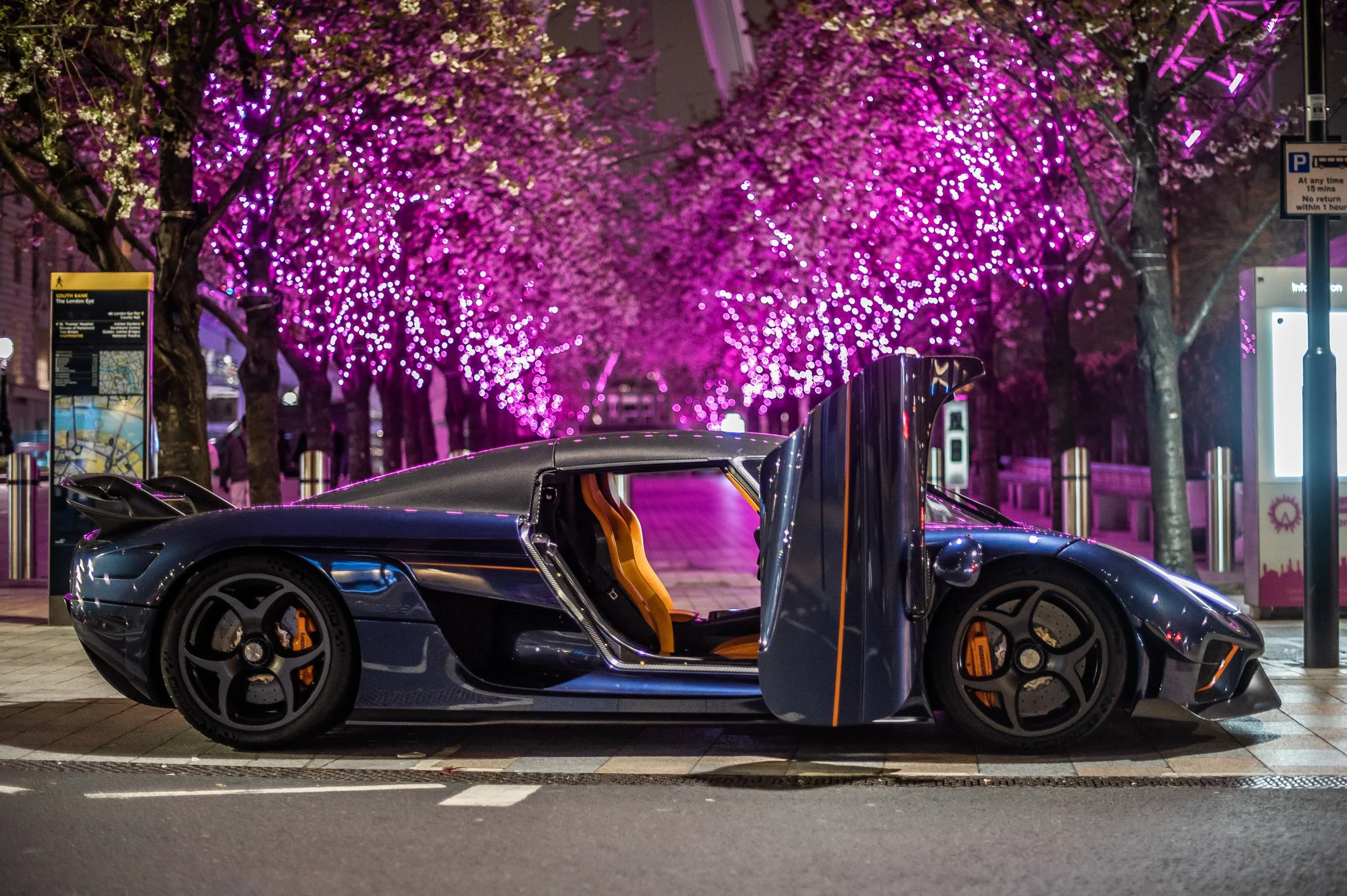 koenigsegg-london-regera-blue-3.jpg