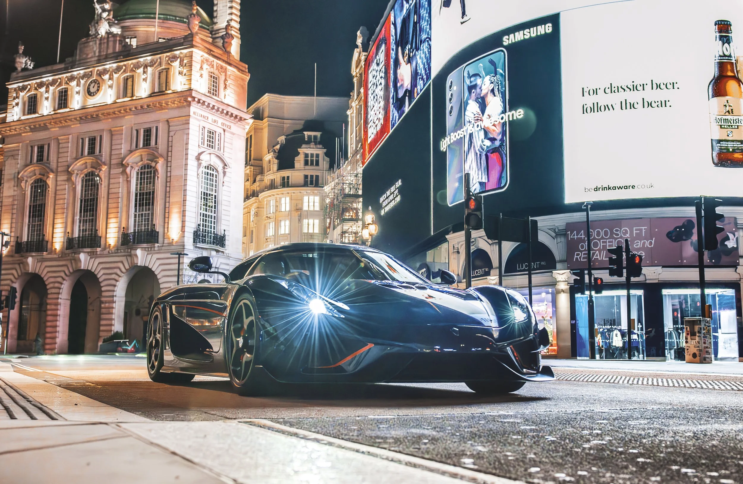 koenigsegg-london-regera-blue-2.jpg