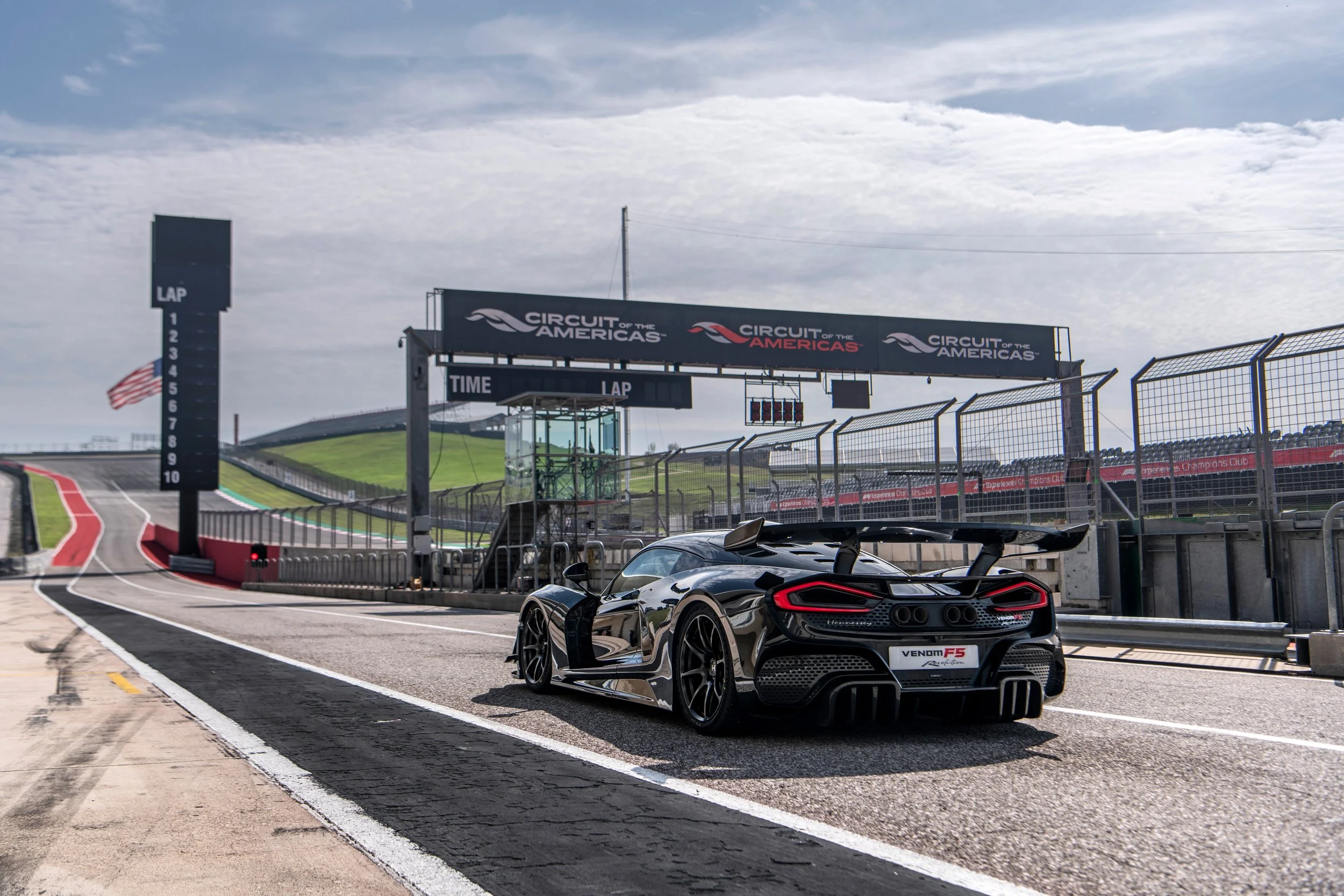 VenomF5-COTA-Lap-Record-03.jpg