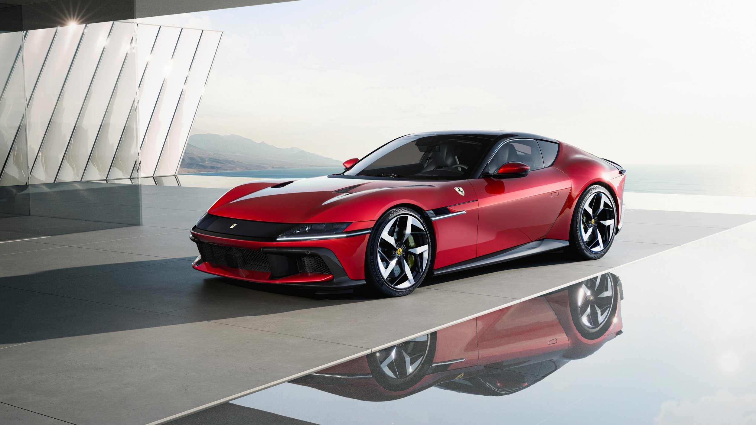 New_Ferrari_V12_ext_06_Design_red_media.jpg