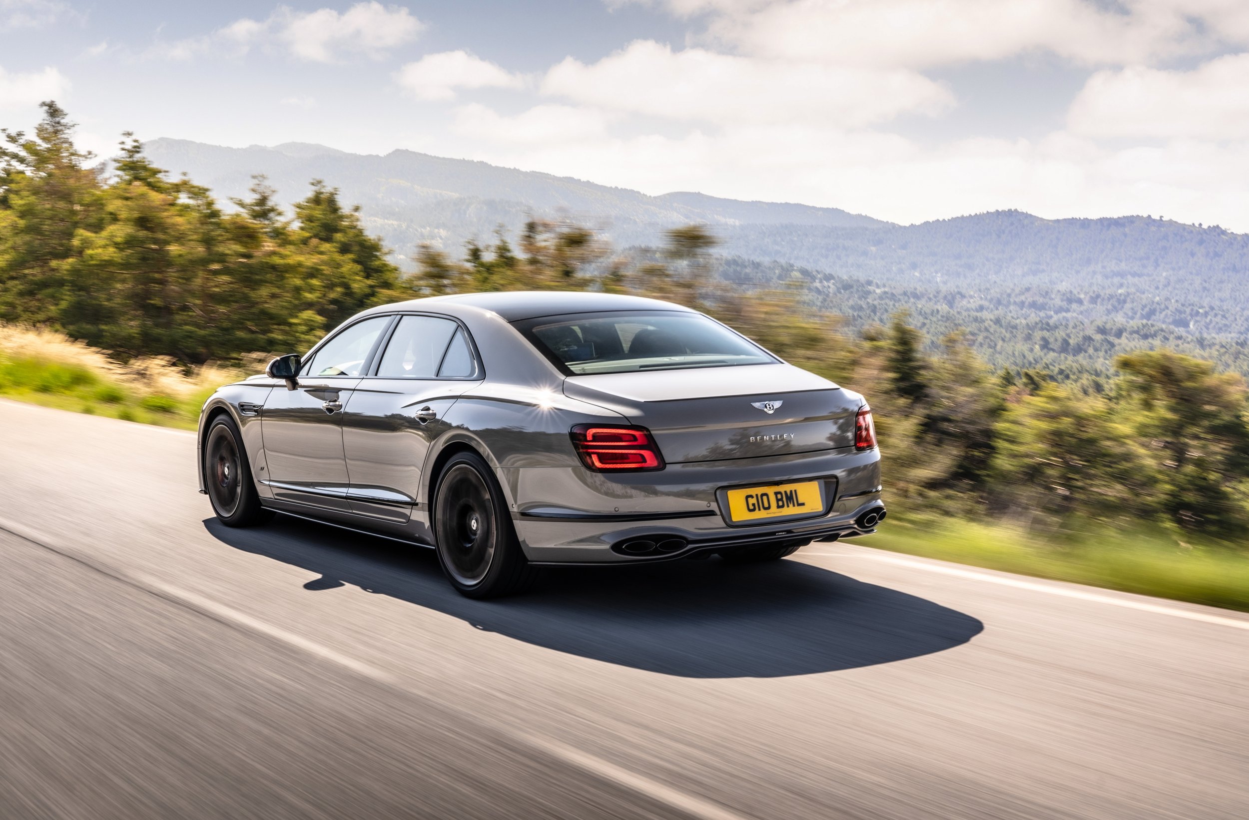 Bentley stops production on V8 Continental and Flying Spur models