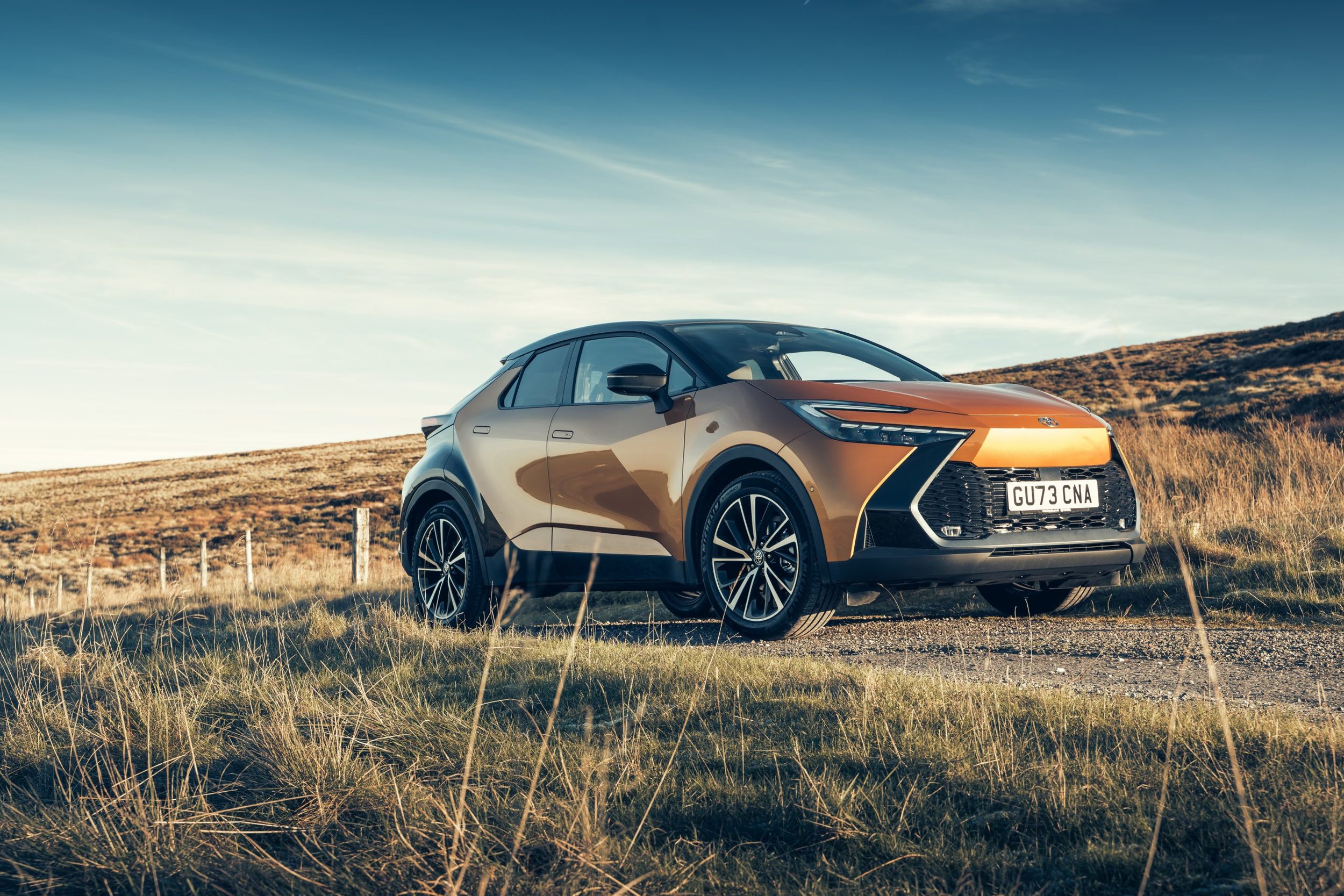 Toyota C-HR Hybrid (7).jpg