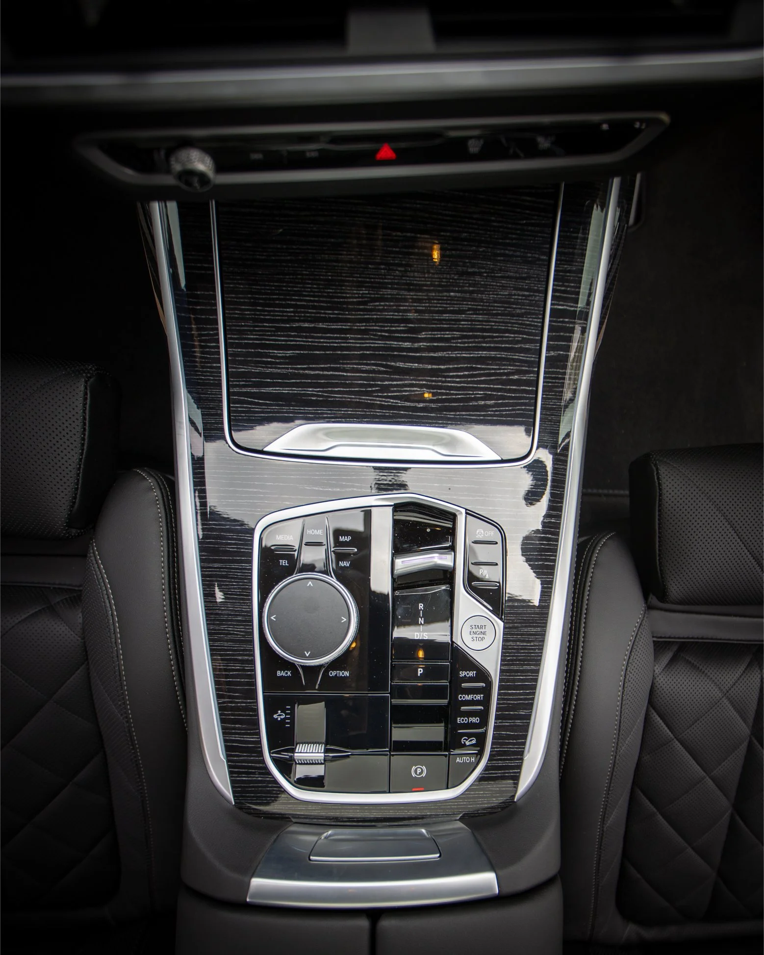 BMW X7M60-19.jpg