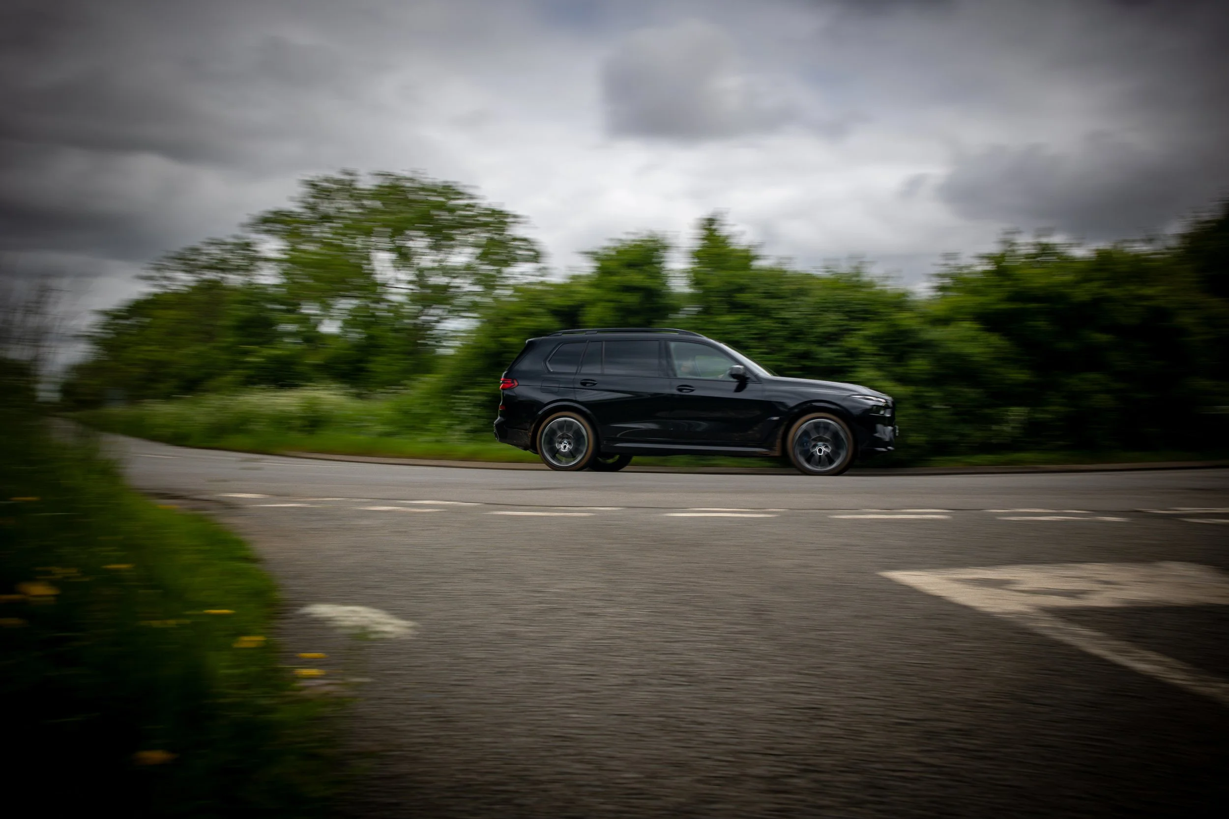 BMW X7M60-04.jpg