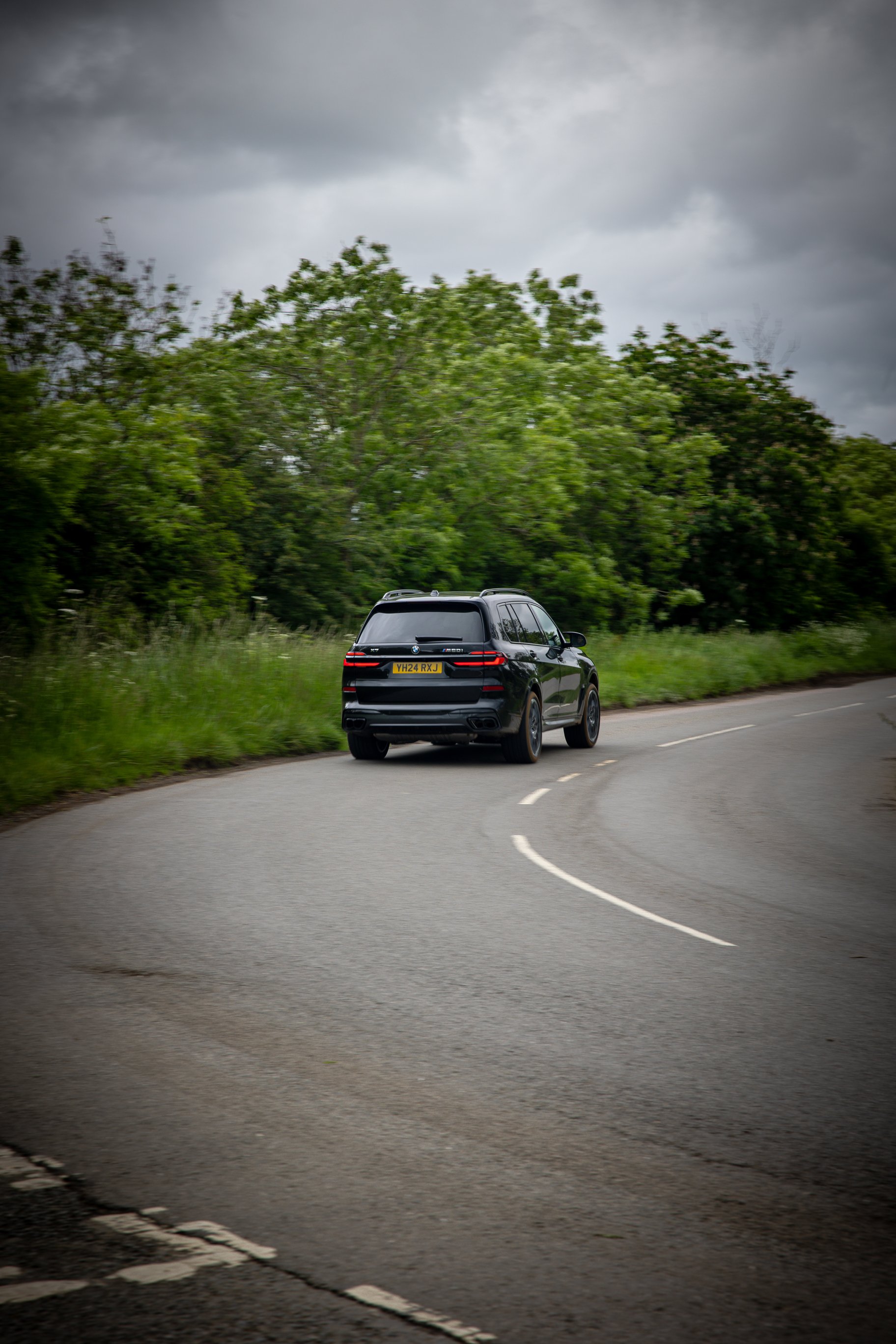 BMW X7M60-01.jpg