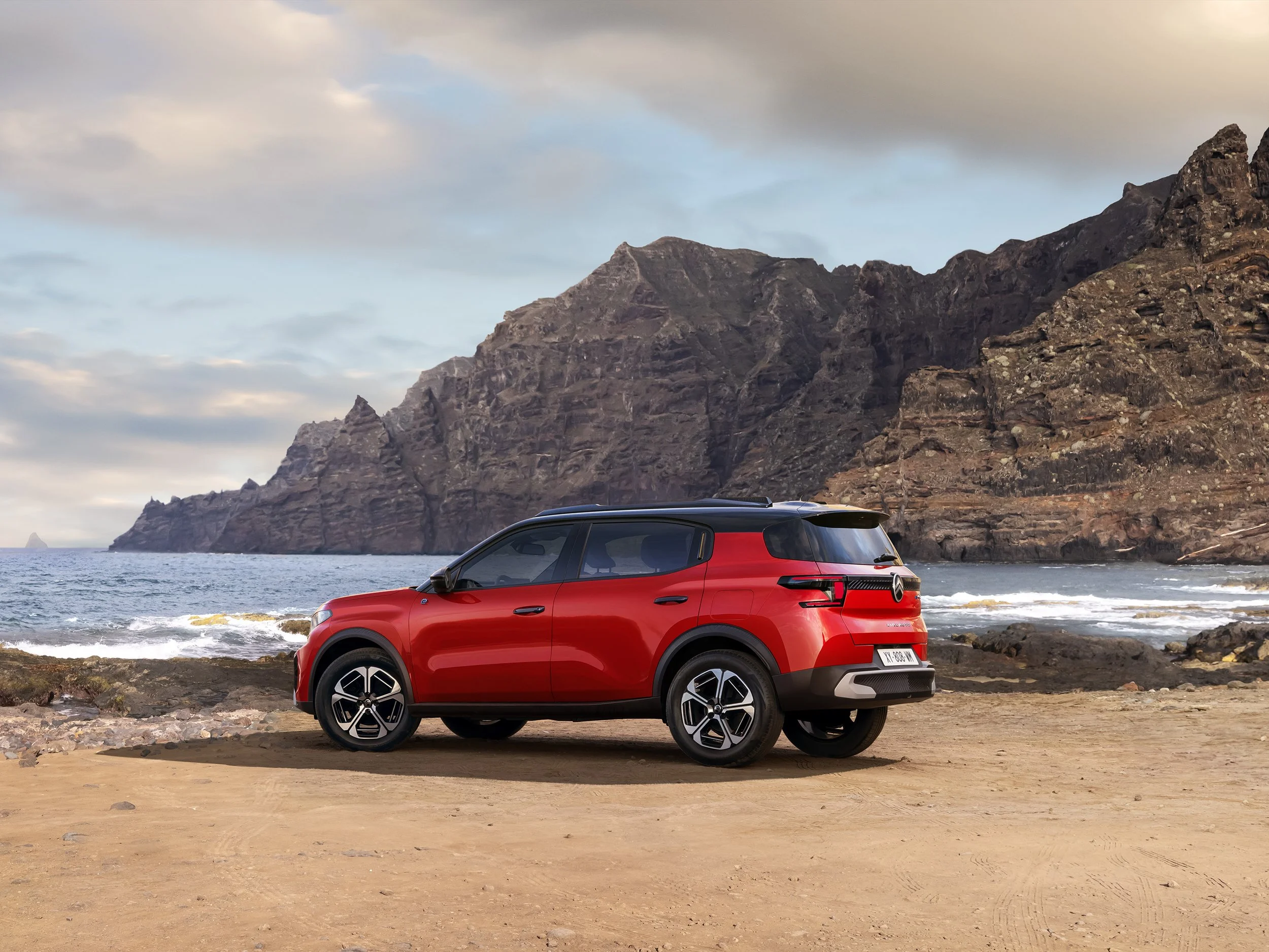 NEW_C3AIRCROSS_REVEAL34.jpg