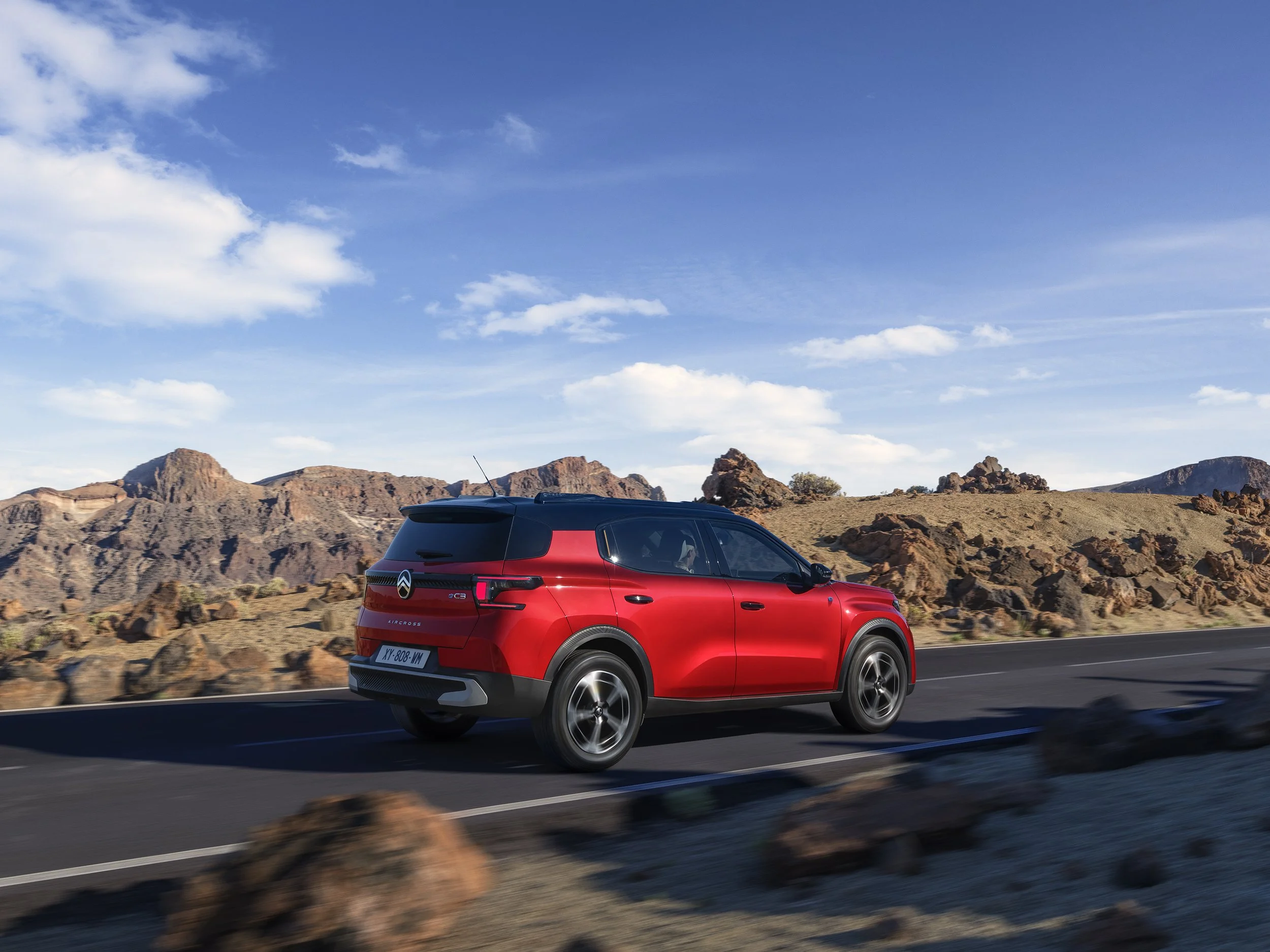 NEW_C3AIRCROSS_REVEAL40.jpg