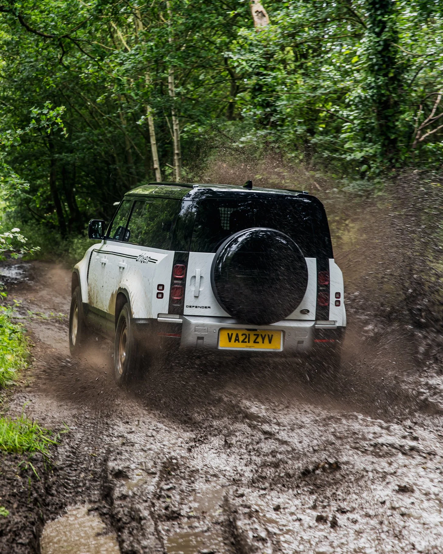 Muddy Landrover -37.jpg