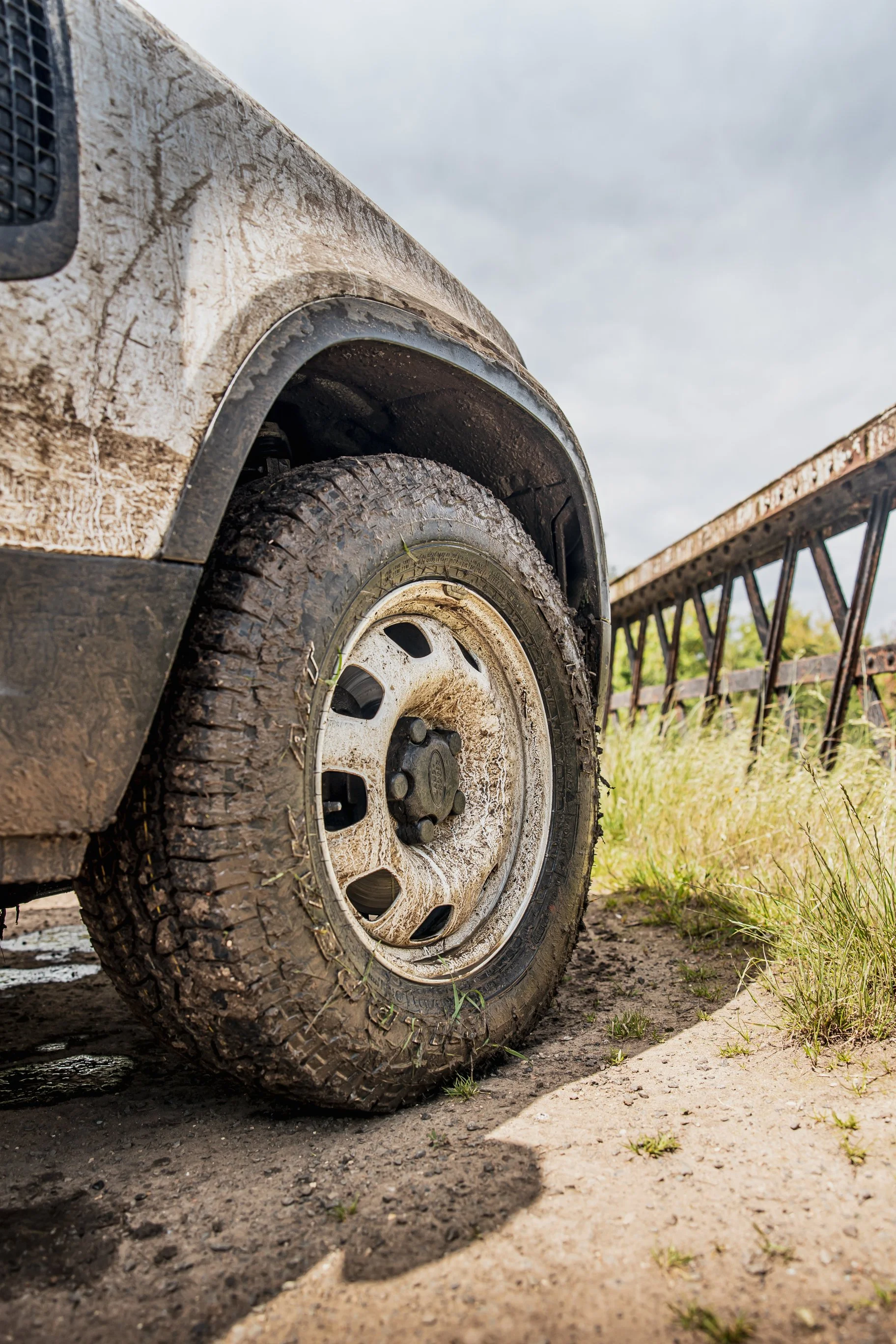 Muddy Landrover -02.jpg