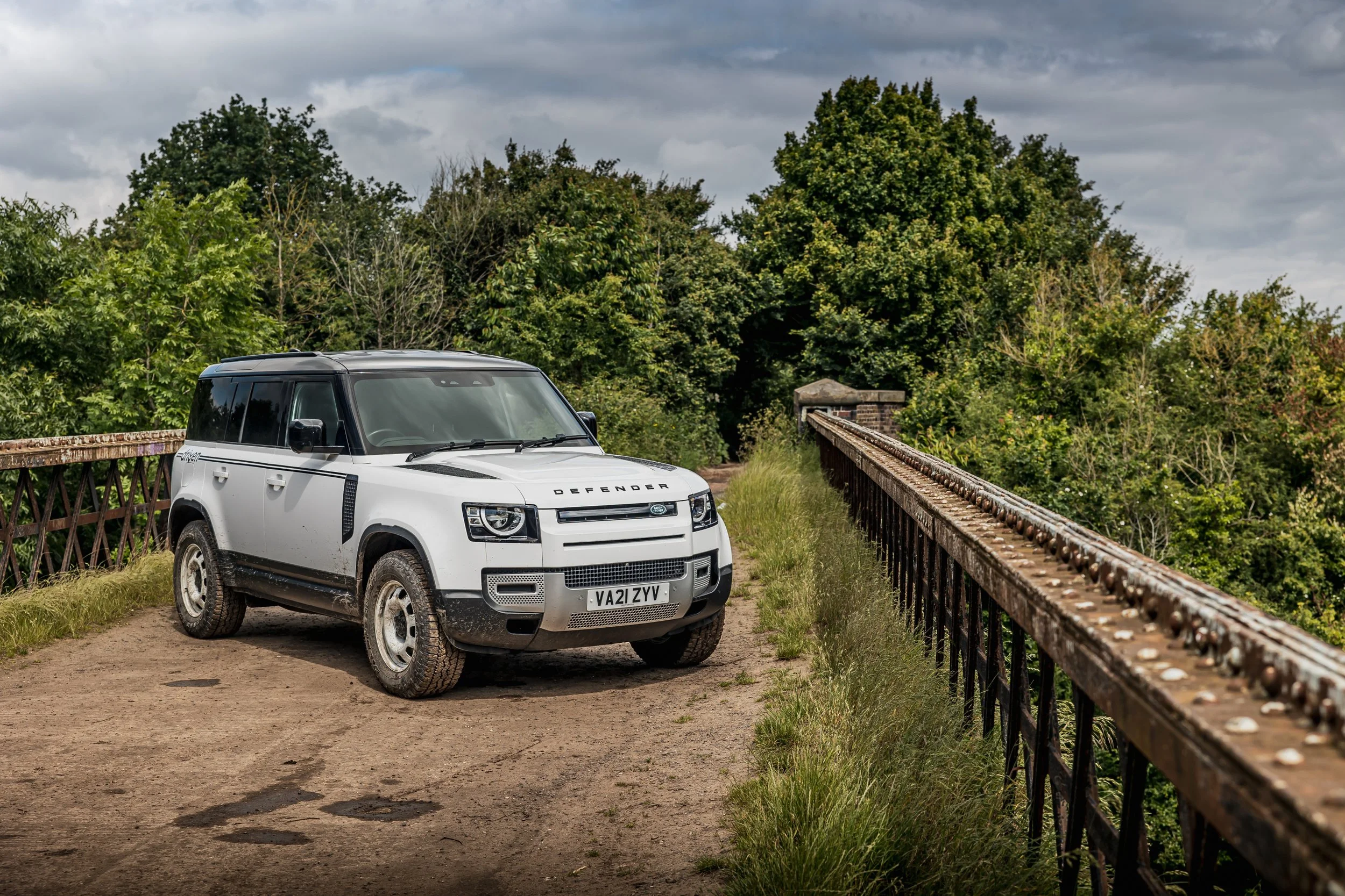 Muddy Landrover -53.jpg