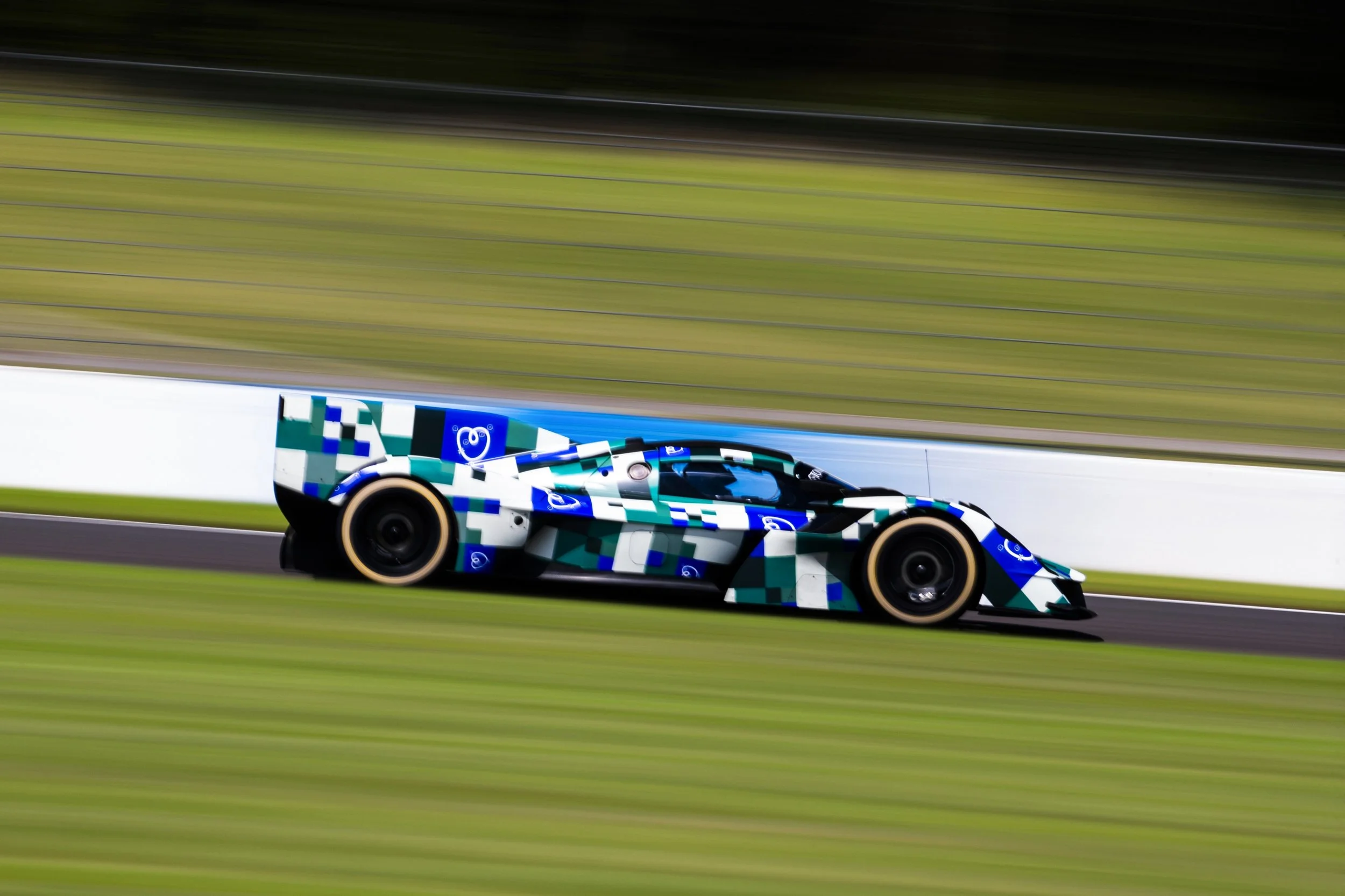 AstonMartinValkyrieAMR-LMH_Testing_03.jpg