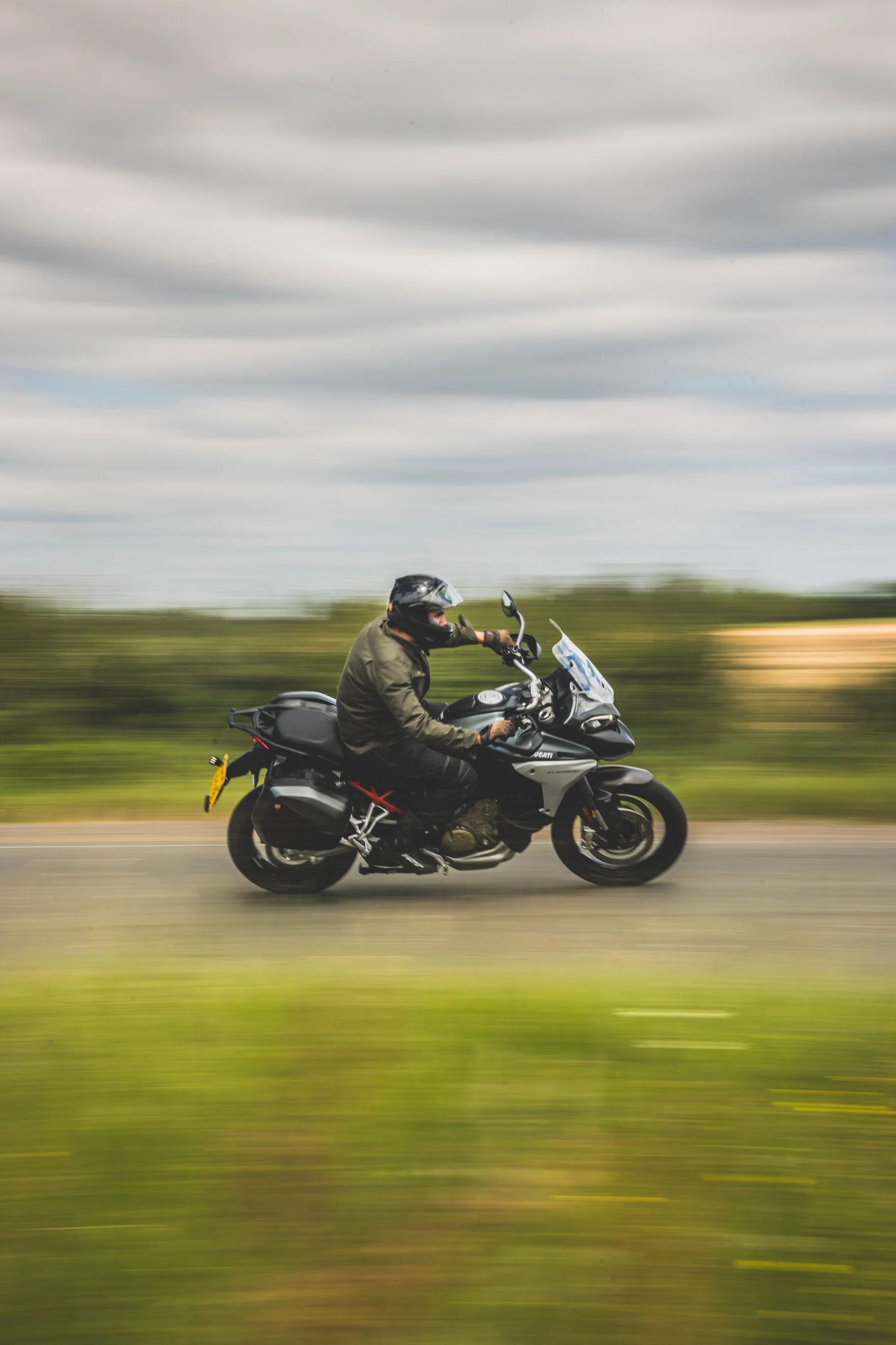 DUCATI V4S-10.jpg