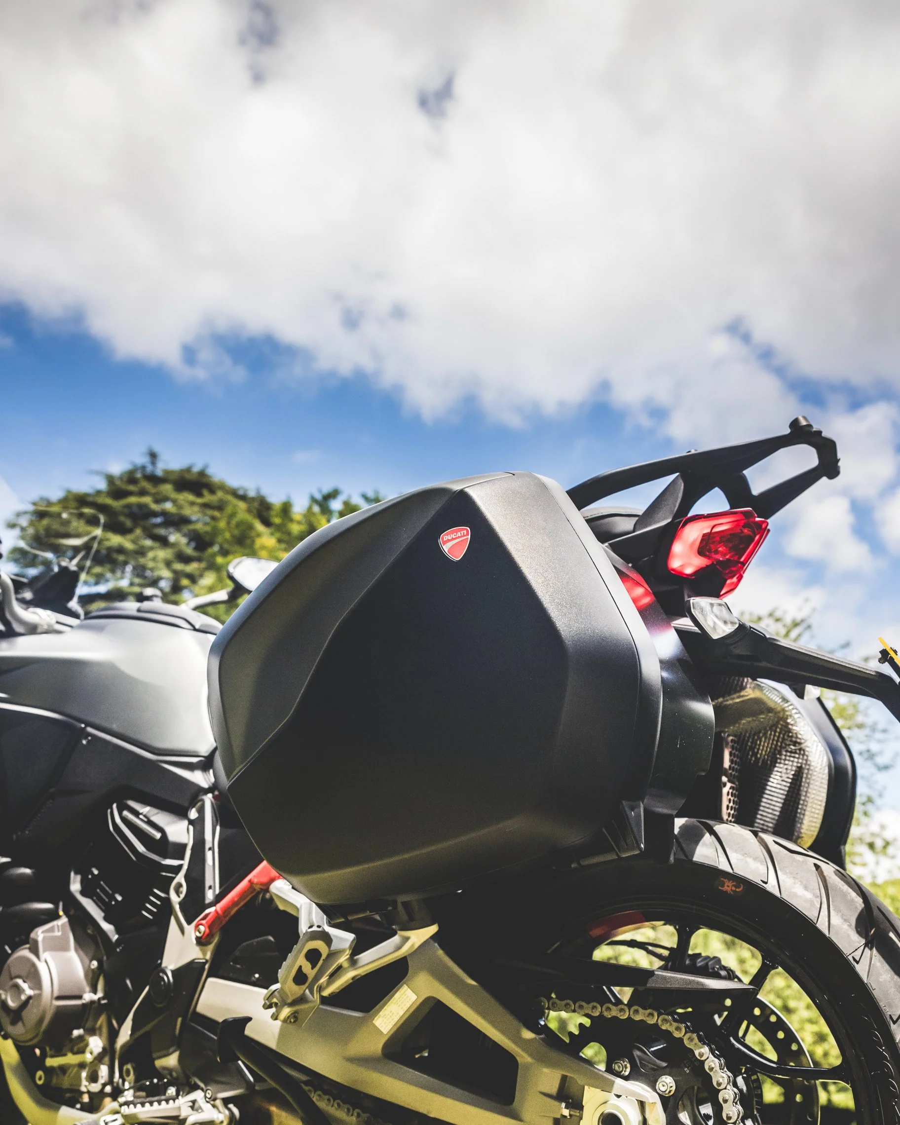 DUCATI V4S-49.jpg