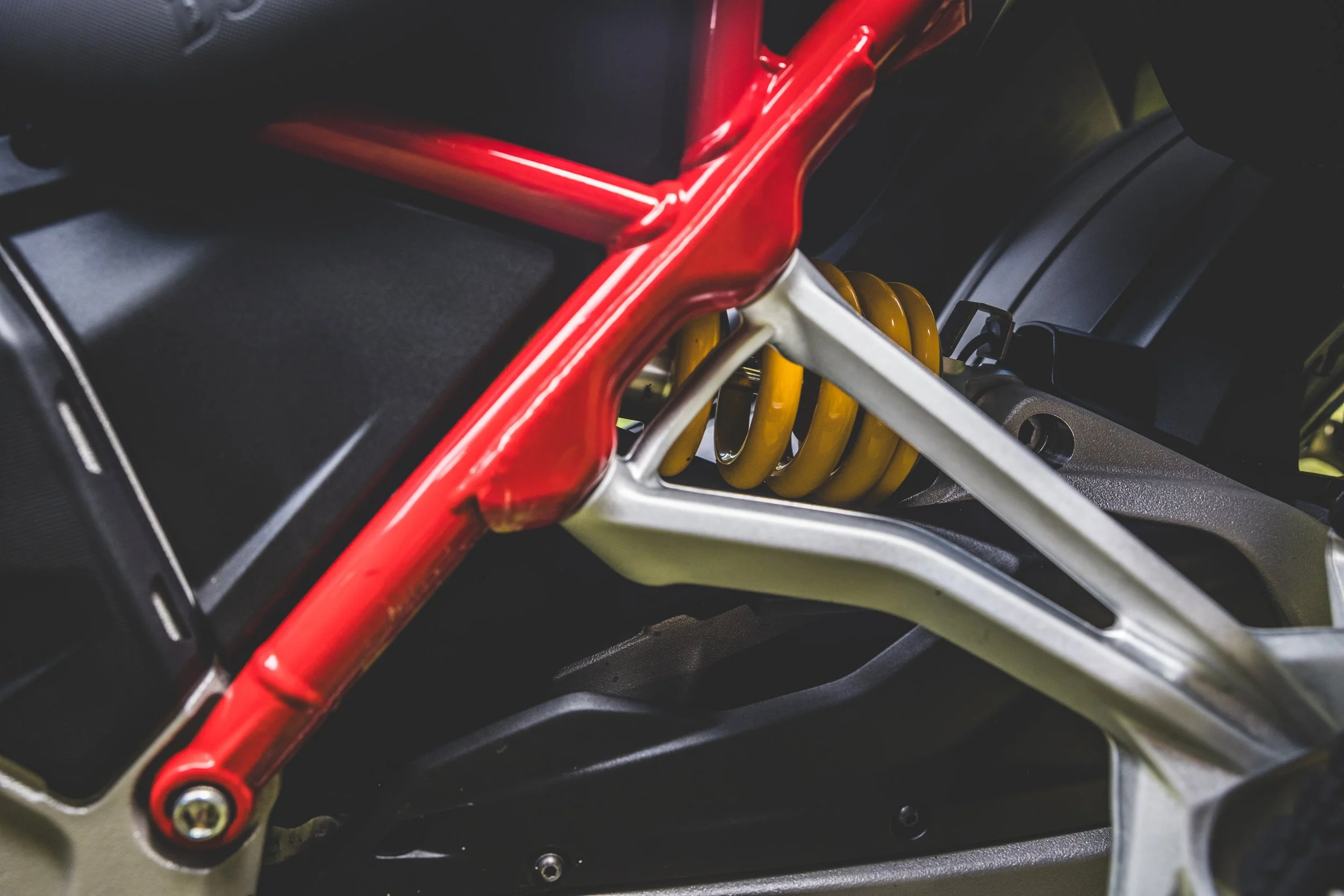DUCATI V4S-44.jpg