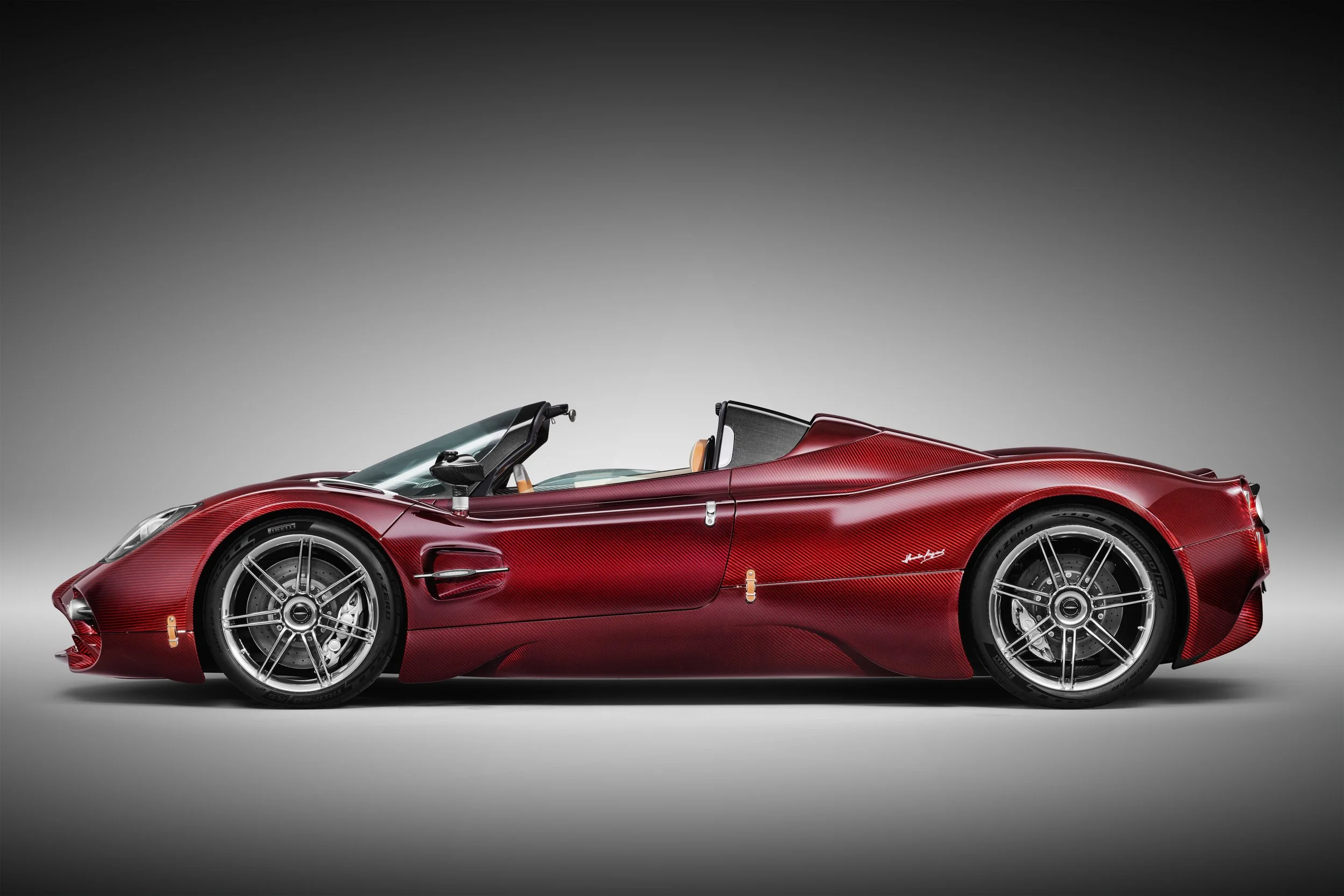 Pagani-Utopia-Roadster-010101-Laterale-aperta.jpg