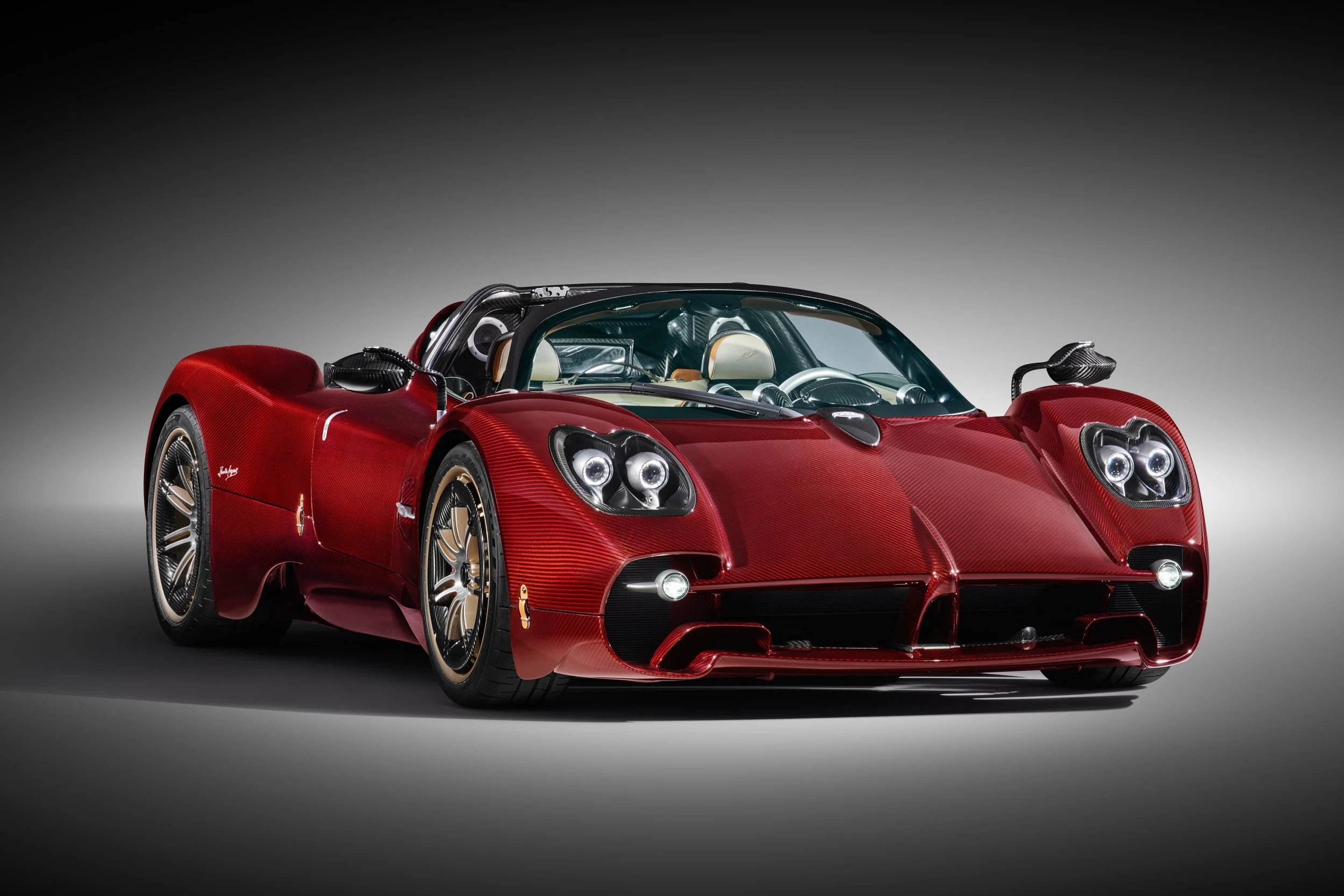 Pagani-Utopia-Roadster-010401-Tre-quarti-anteriore-aperta-portiere-chiuse (1).jpg