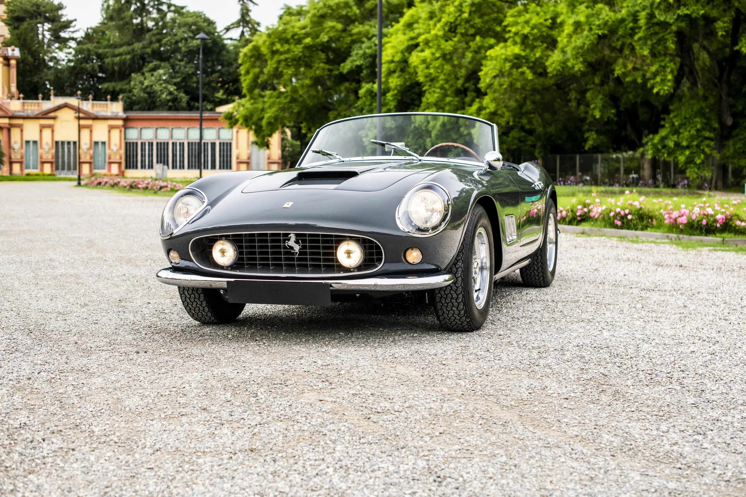 1960-Ferrari-250-GT-SWB-California-Spider-by-Scaglietti_1230092.jpg