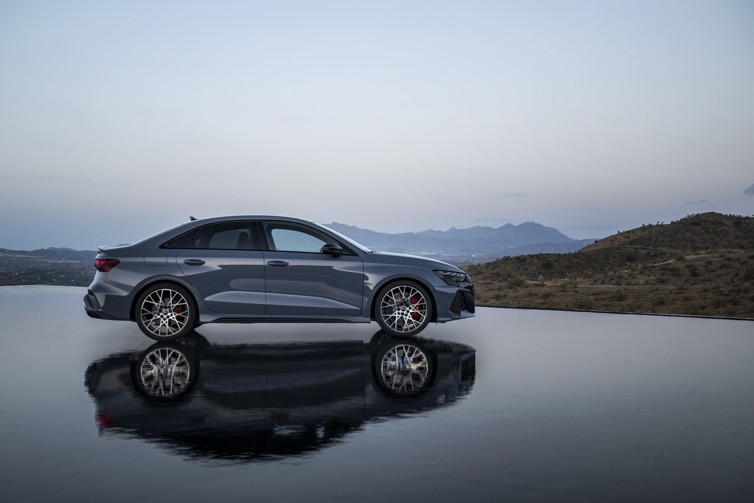 37010-RS3Saloon.jpg
