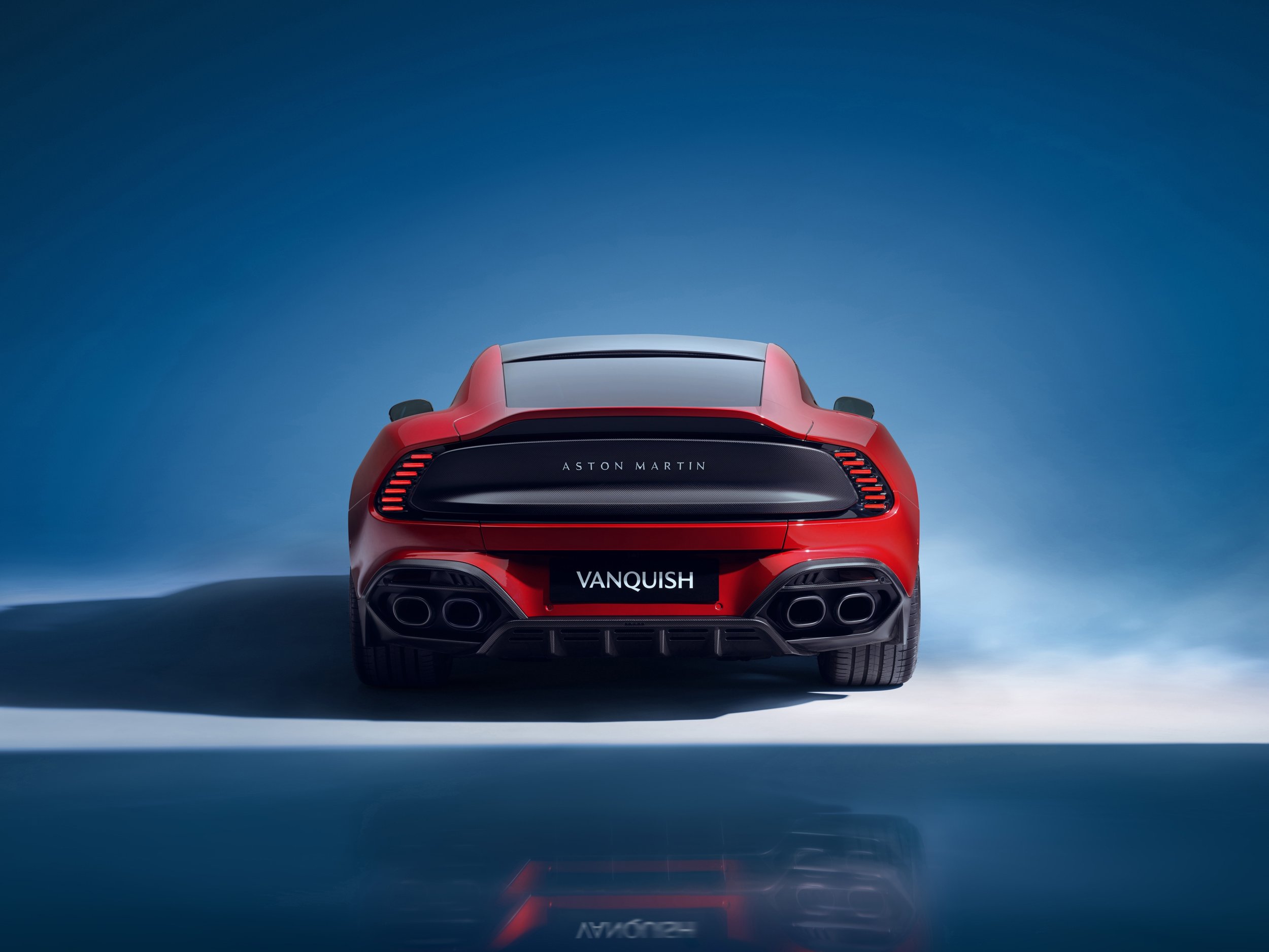 AstonMartinVanquish_11.jpg