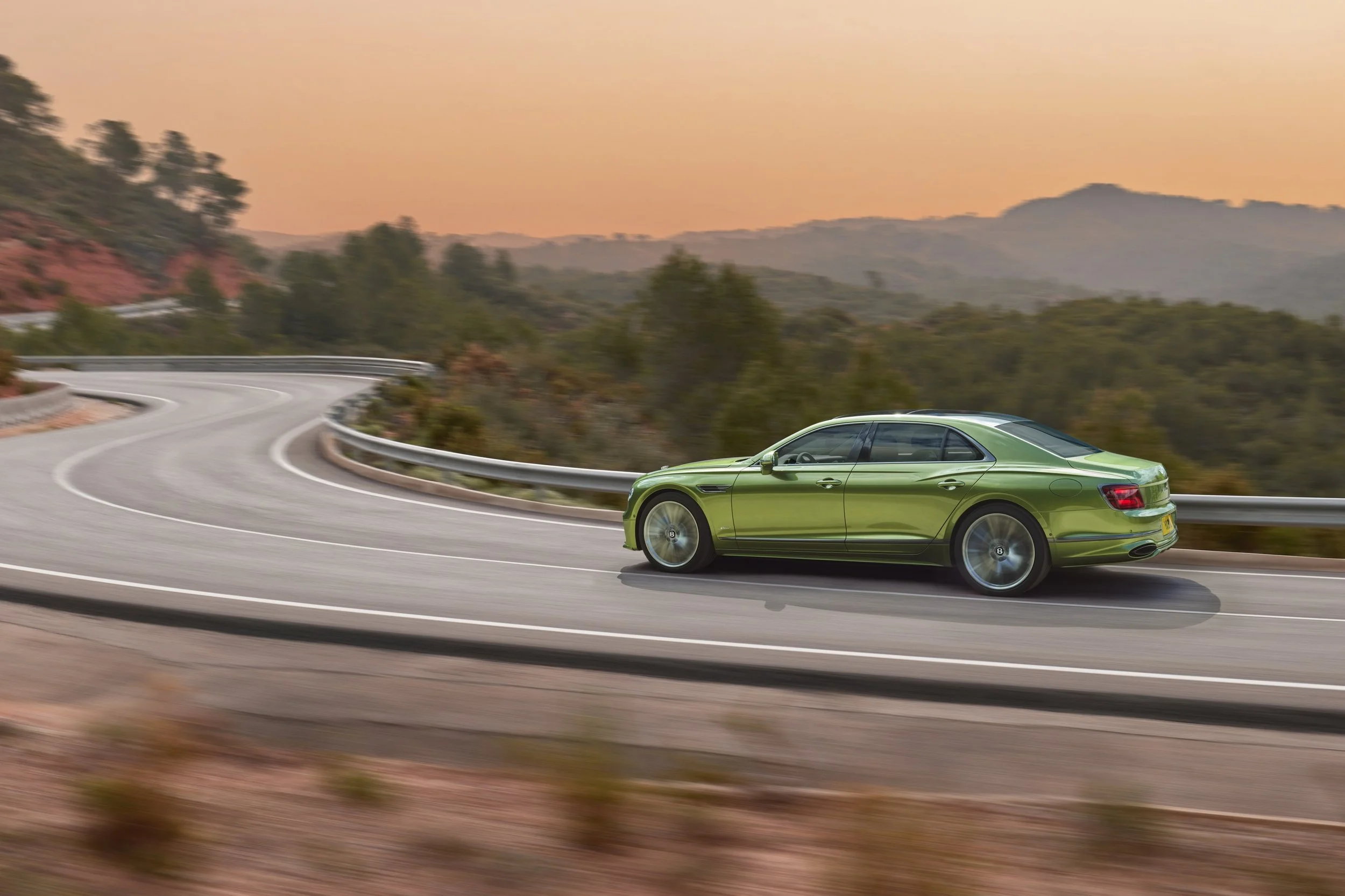 NewFlyingSpur-1.jpg