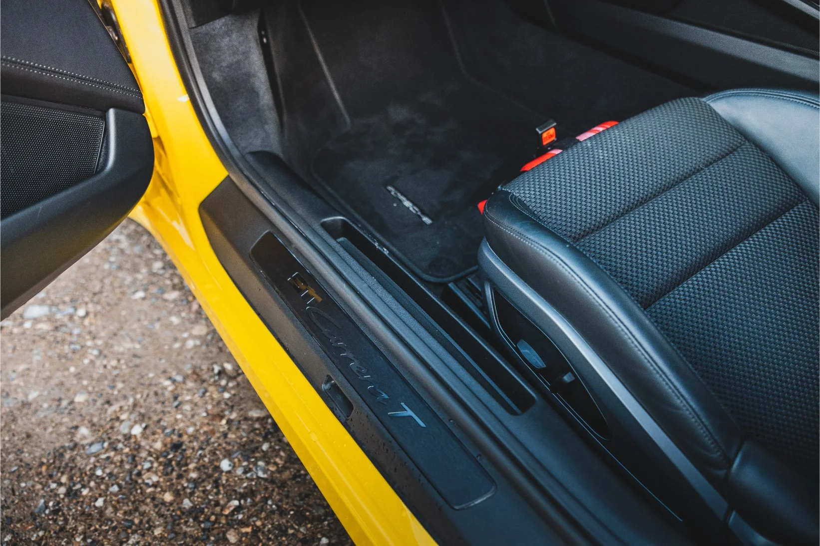 PORSCHE 911 CARRERA T-64.jpg