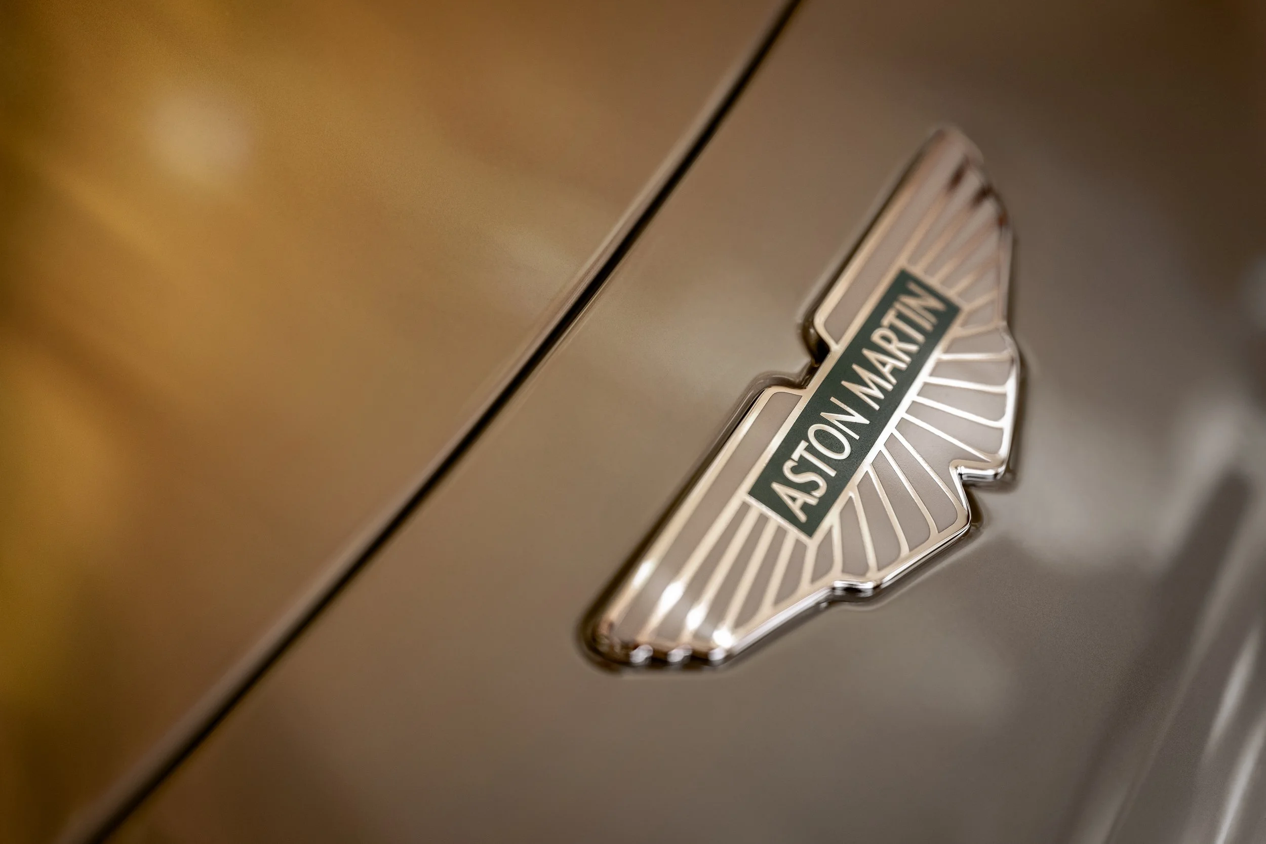 Aston_Martin_DB12_Goldfinger_Edition (6).jpg