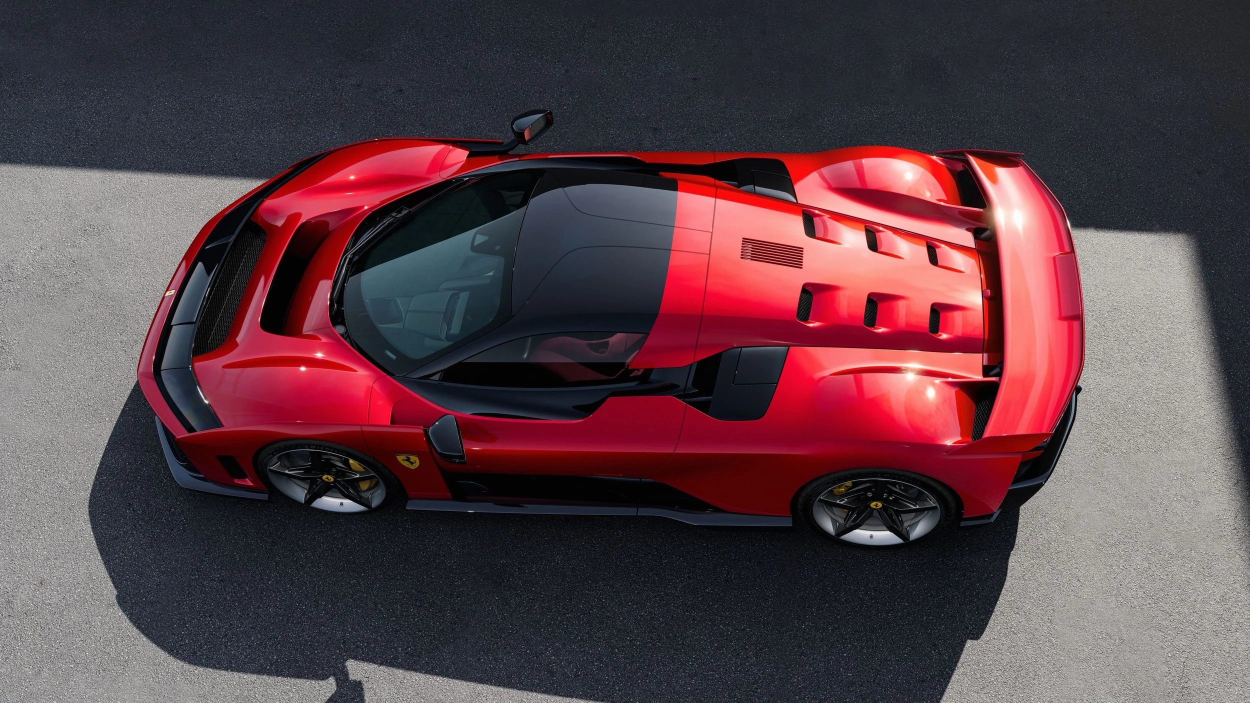 F80__Ferrari’s_new_supercar (8).jpg