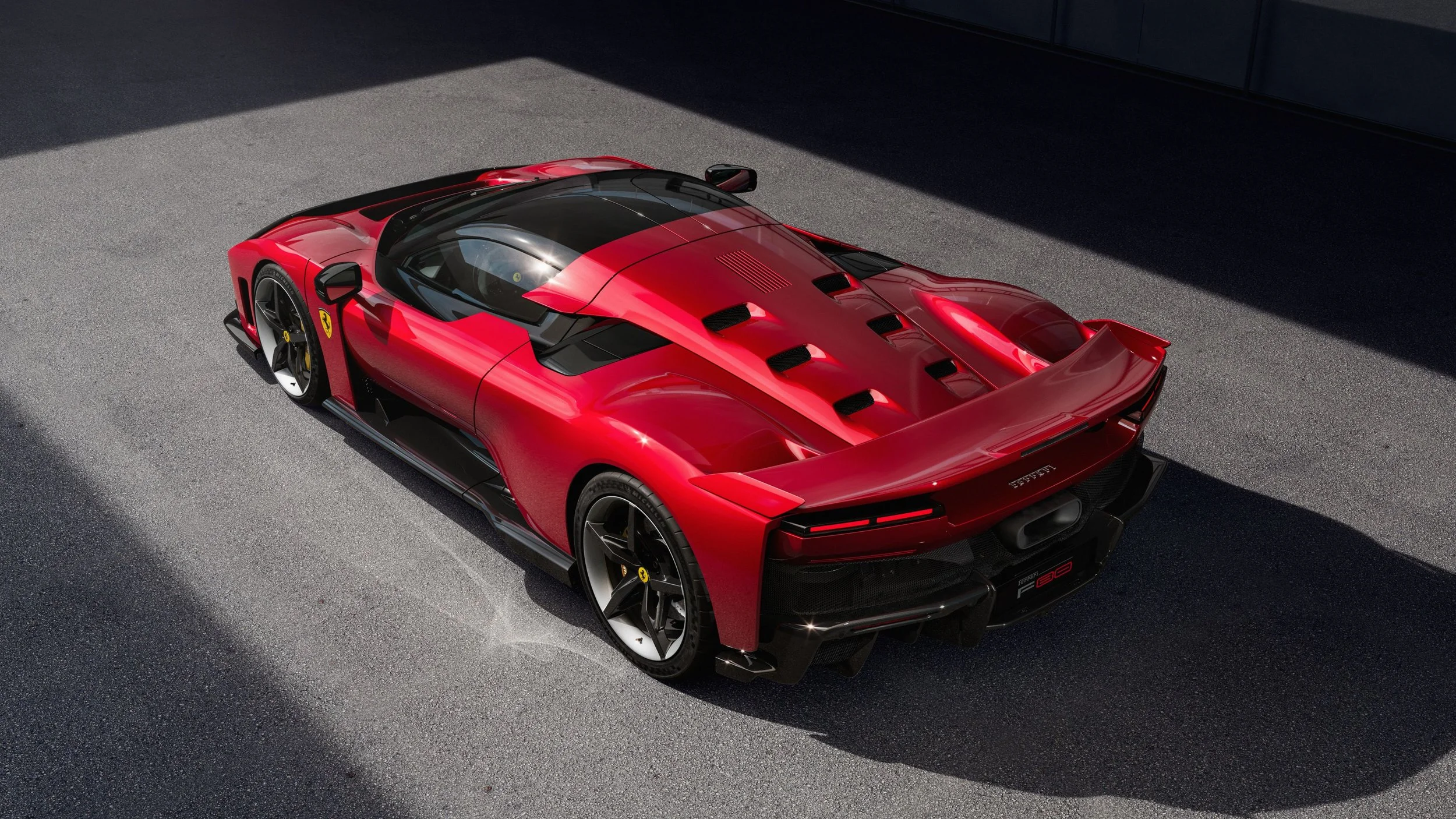 F80__Ferrari’s_new_supercar (9).jpg