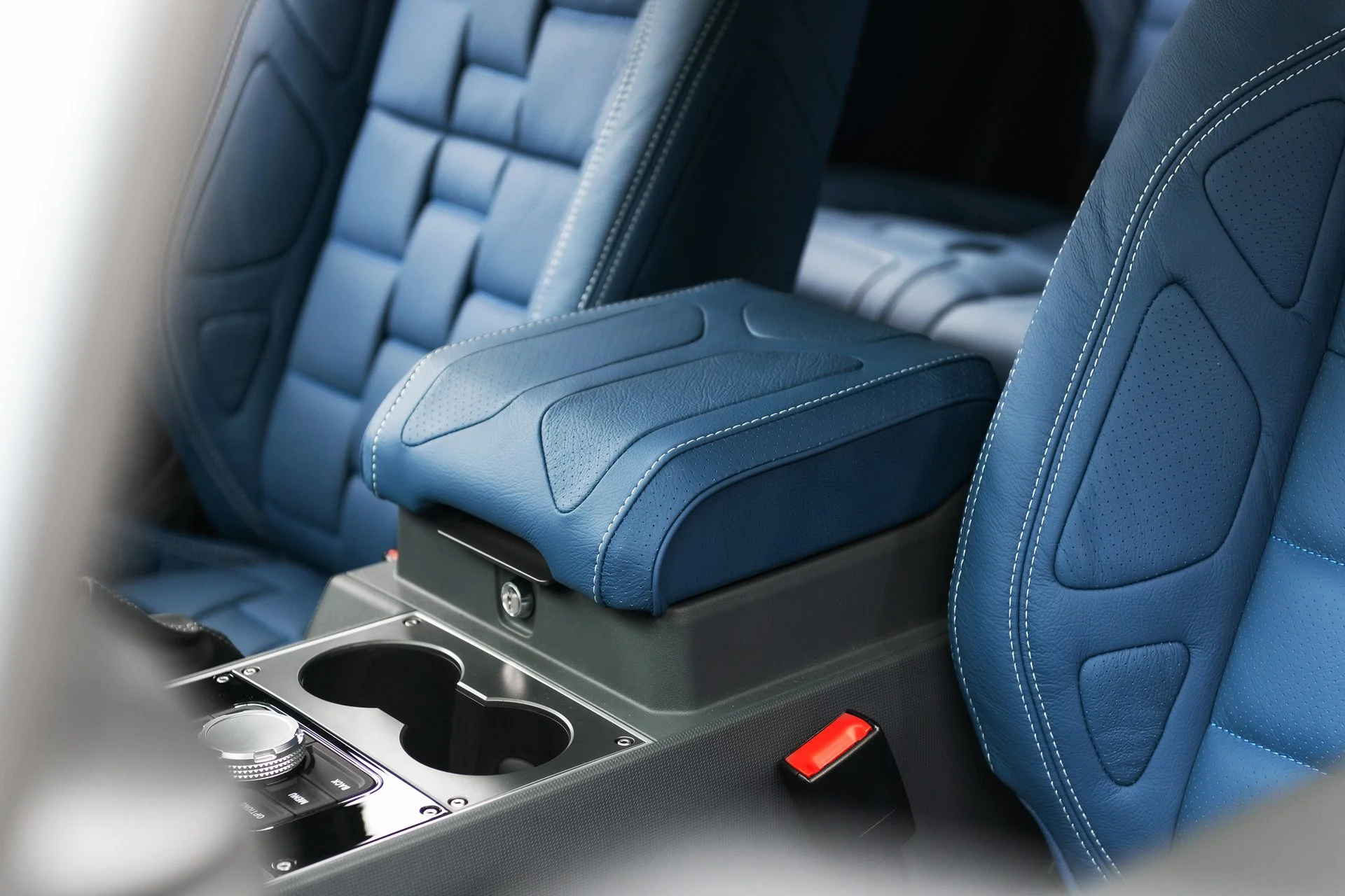 INEOS_BLUE_INTERIOR-9.jpg