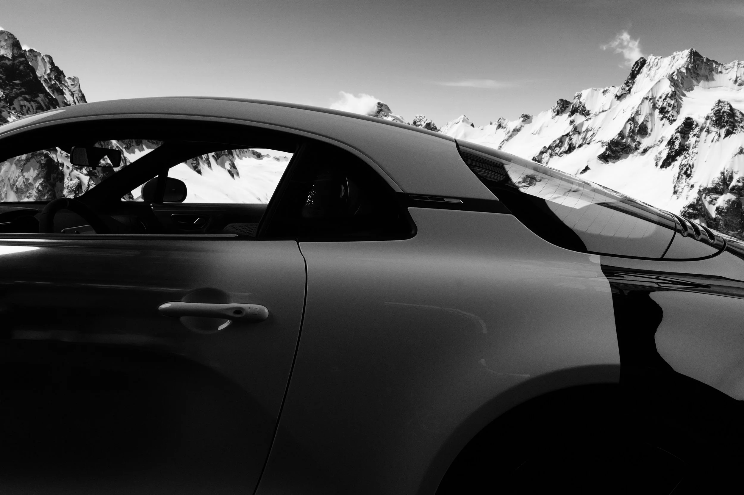 The Monochromatic Artistic Collaboration Alpine X Mathieu Cesar (4).jpg